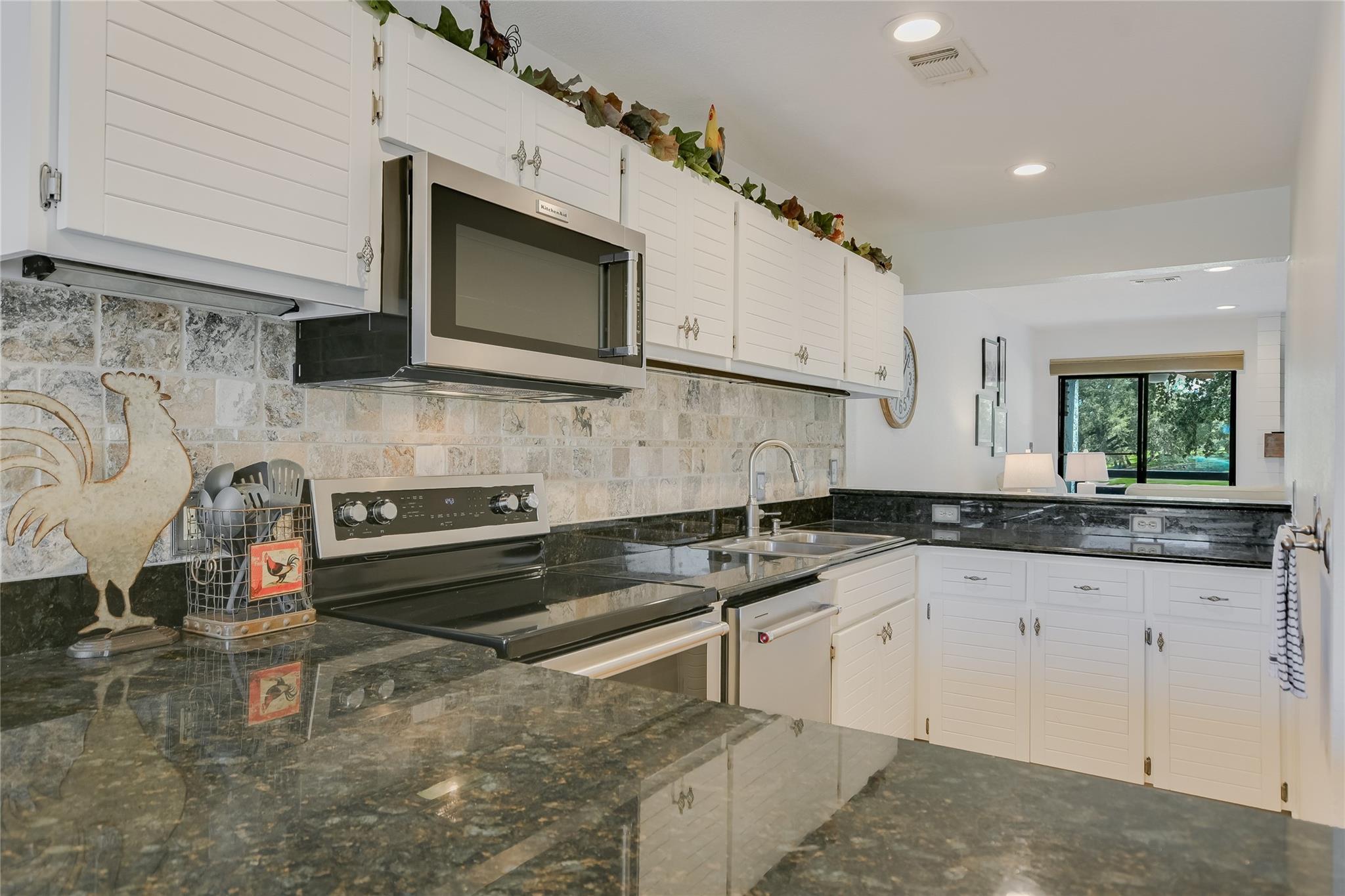 402 Lost Echo # 4, Horseshoe Bay, TX 78657