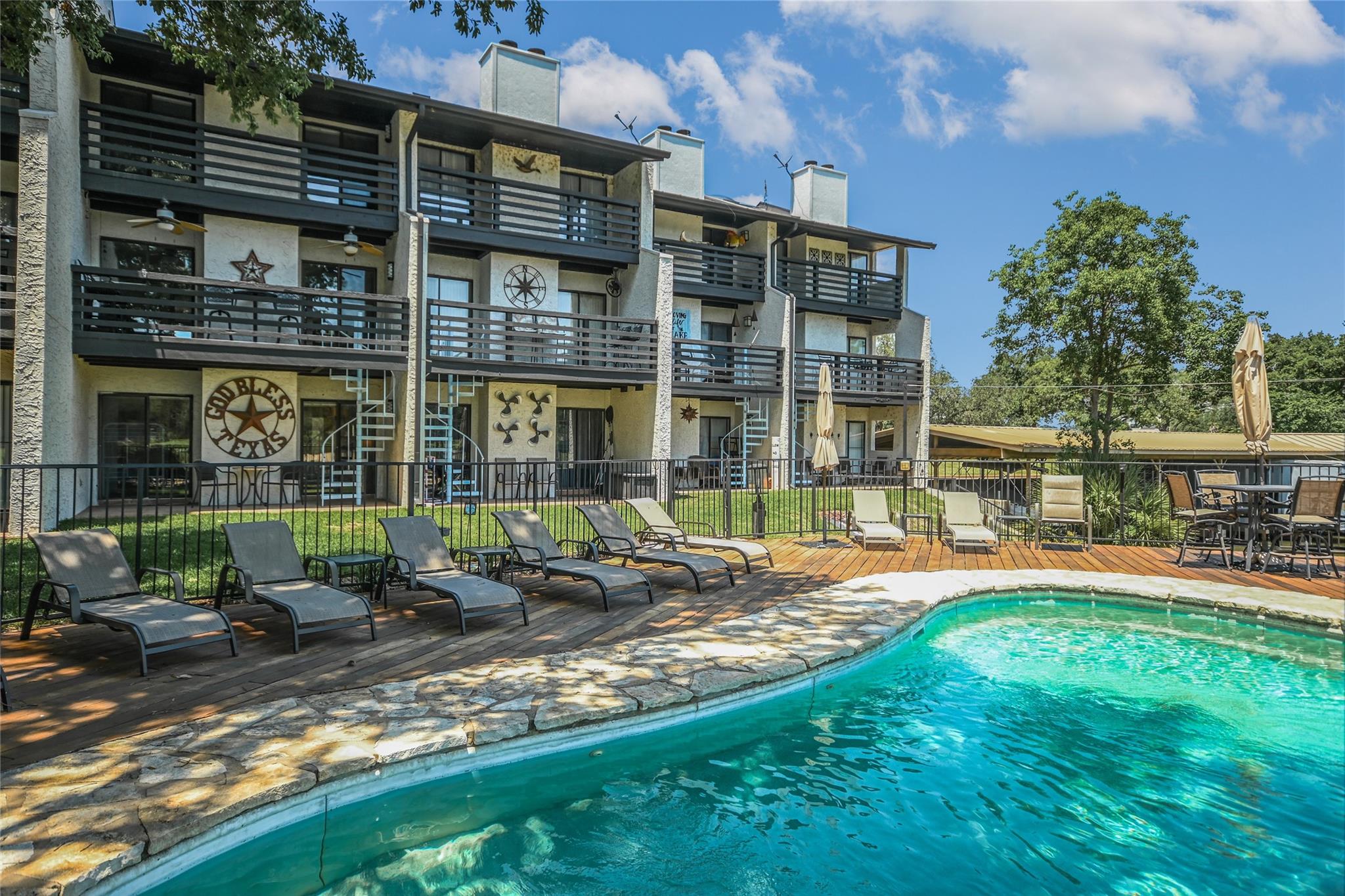 402 Lost Echo # 4, Horseshoe Bay, TX 78657