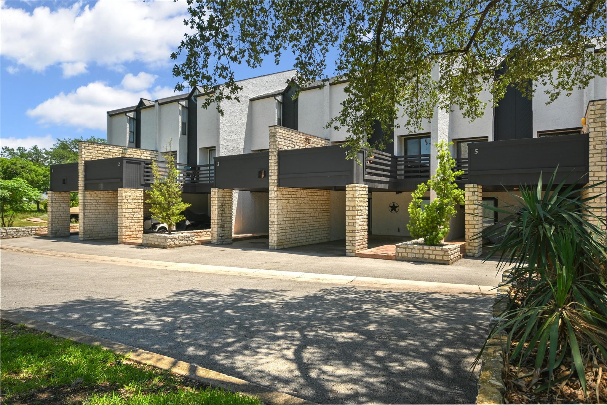 402 Lost Echo # 4, Horseshoe Bay, TX 78657