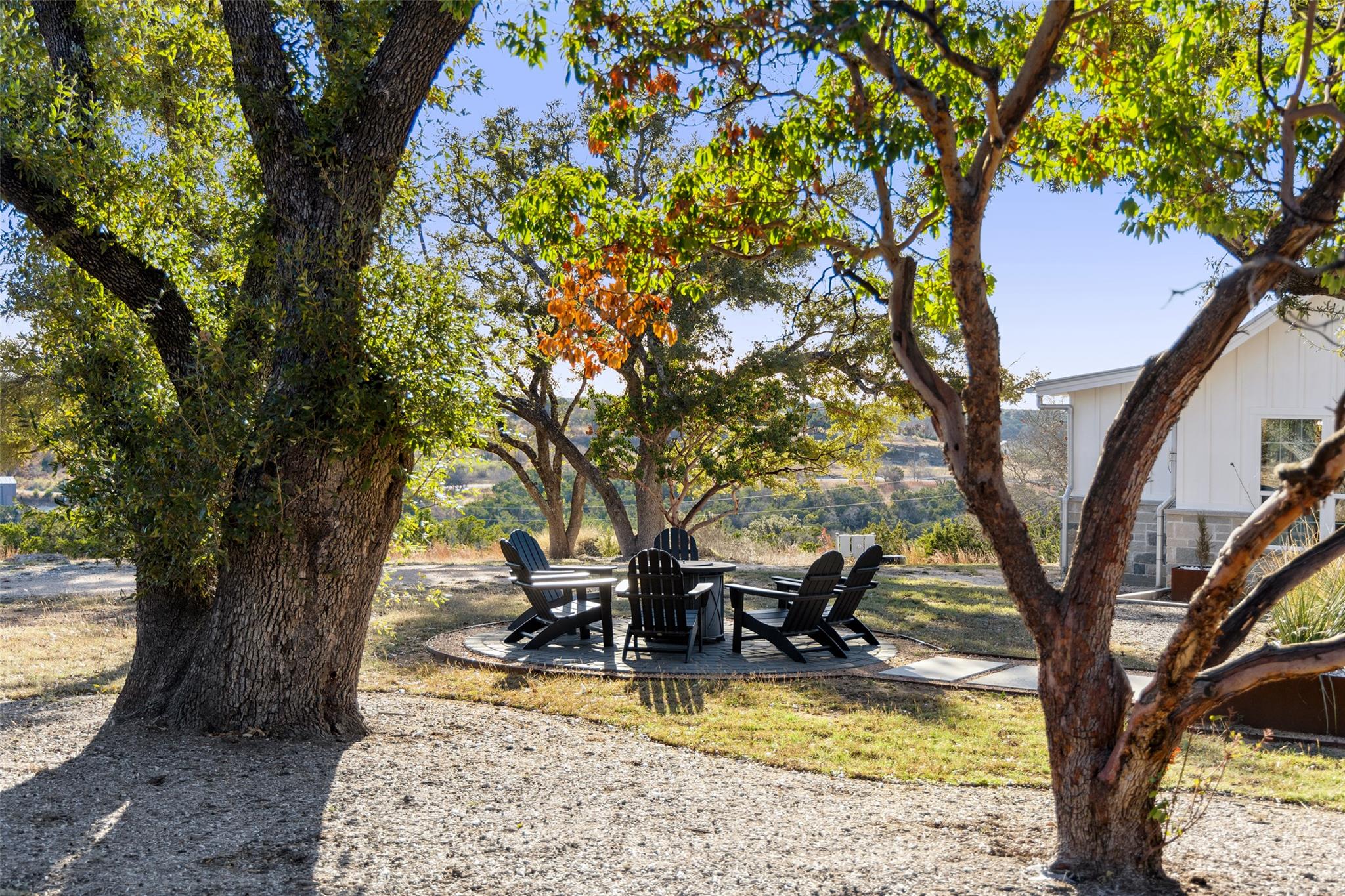 810-2 Kothmann Rd, Dripping Springs, TX 78620