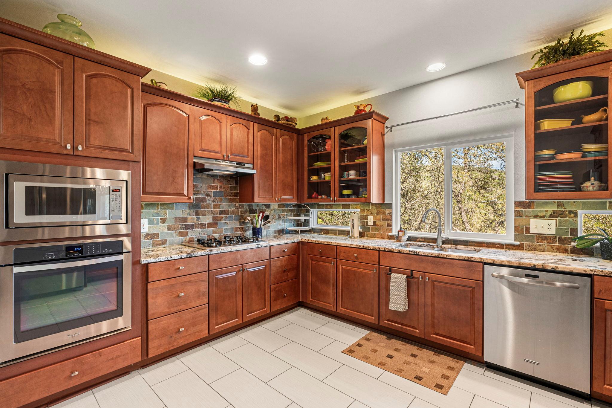 7716 Waldon Dr # E, Austin, TX 78750