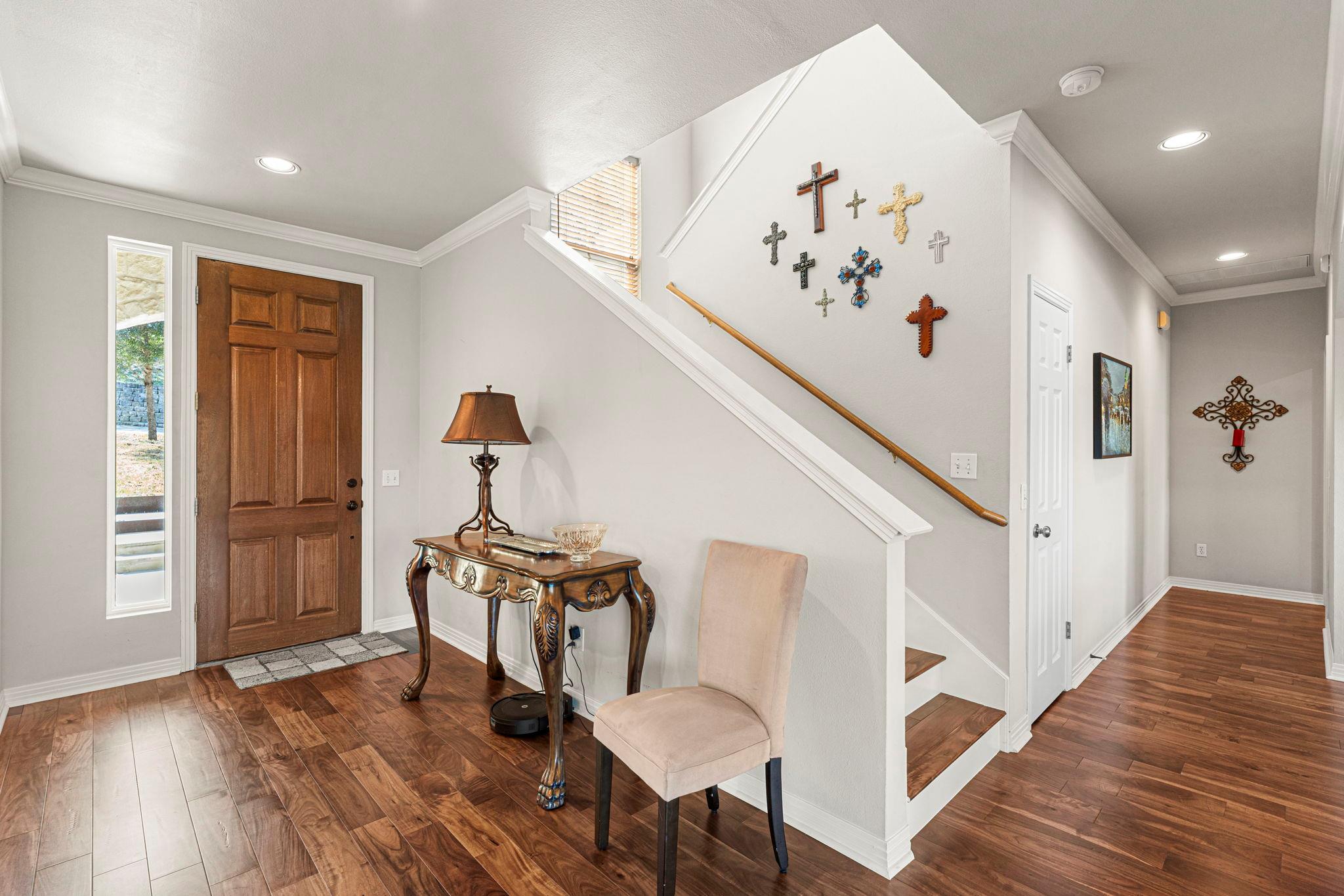 7716 Waldon Dr # E, Austin, TX 78750