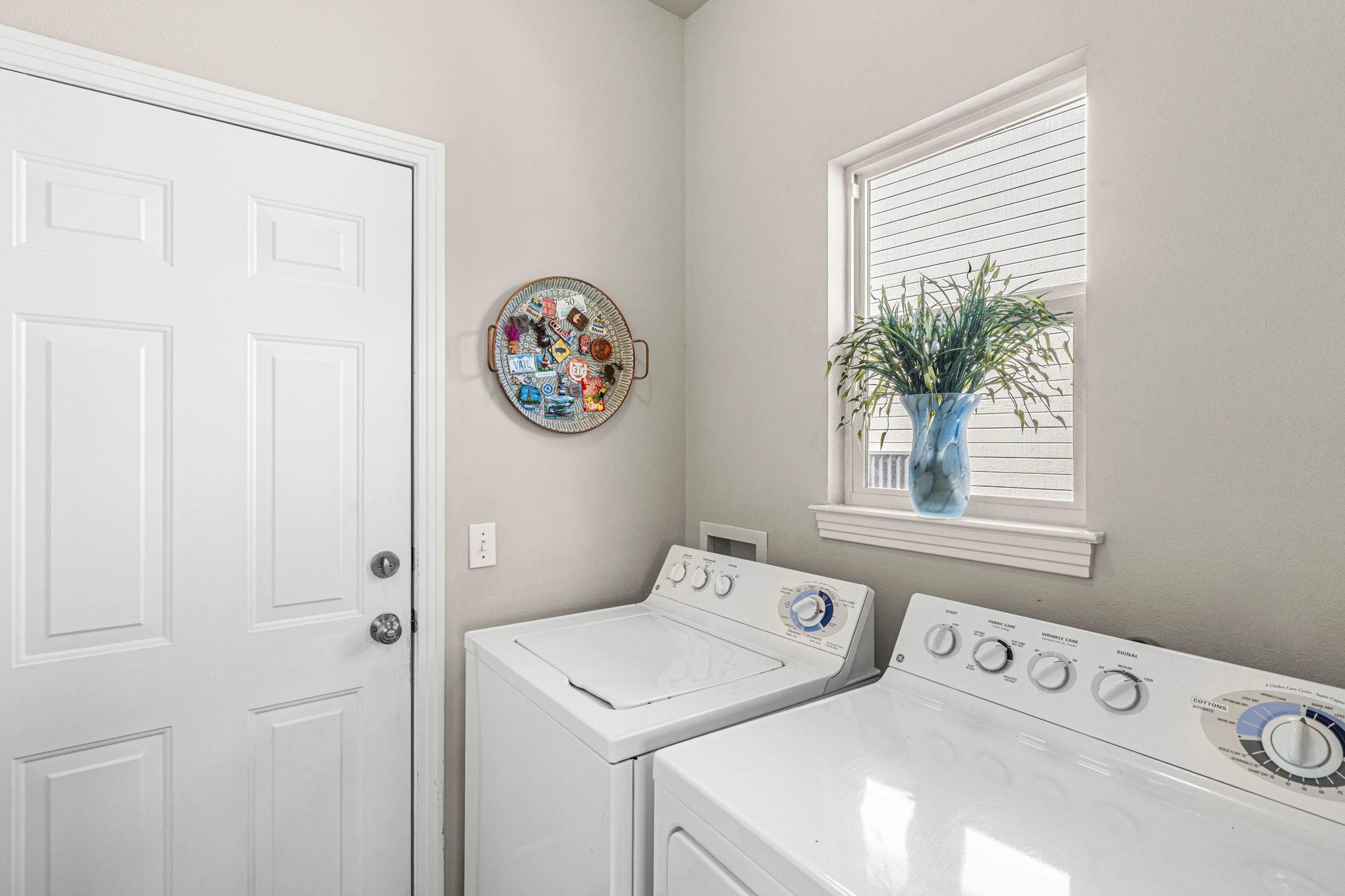 7716 Waldon Dr # E, Austin, TX 78750