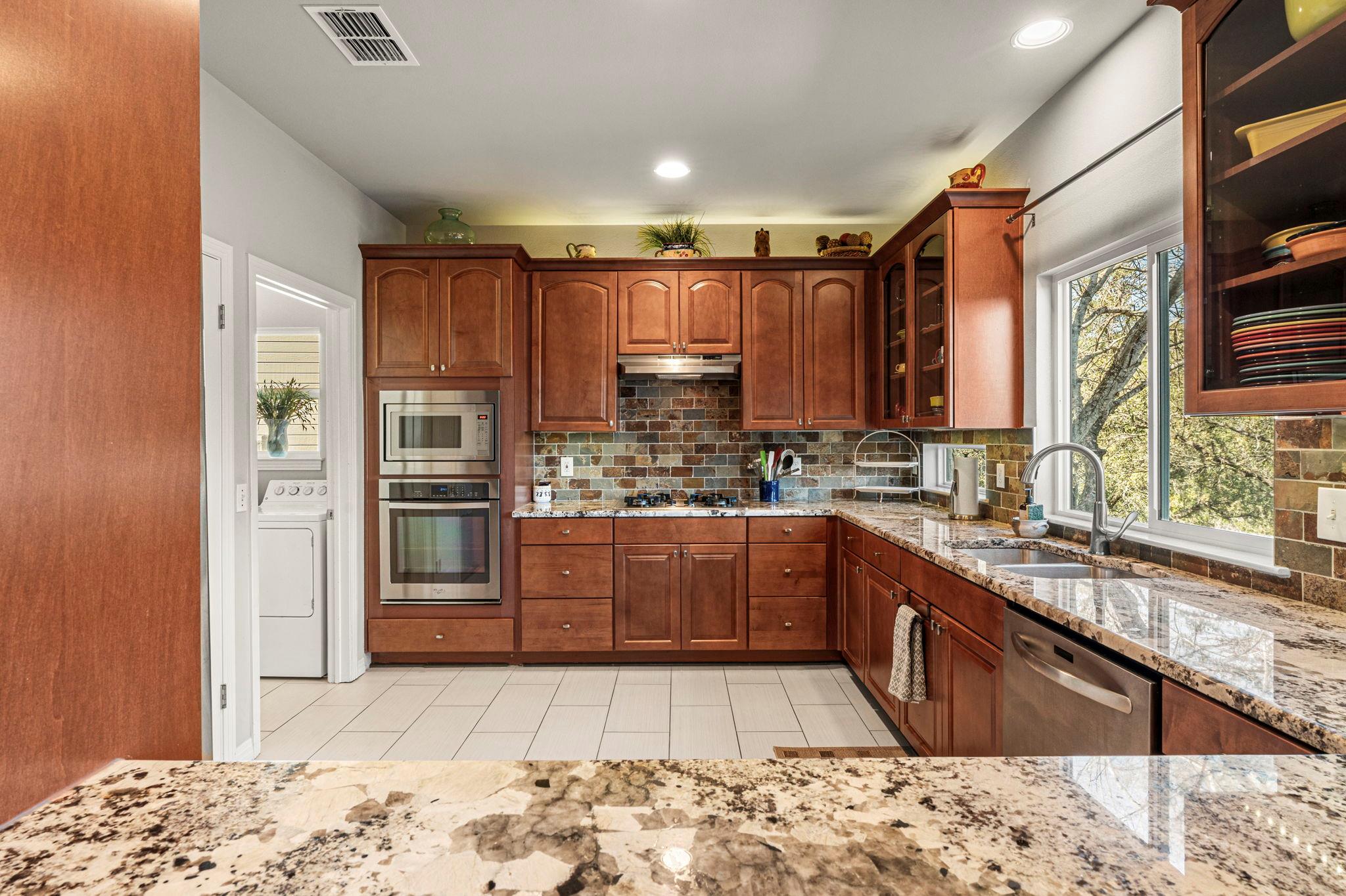 7716 Waldon Dr # E, Austin, TX 78750