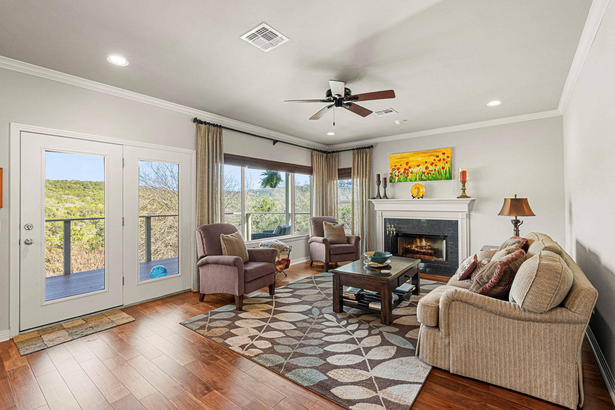 7716 Waldon Dr # E, Austin, TX 78750