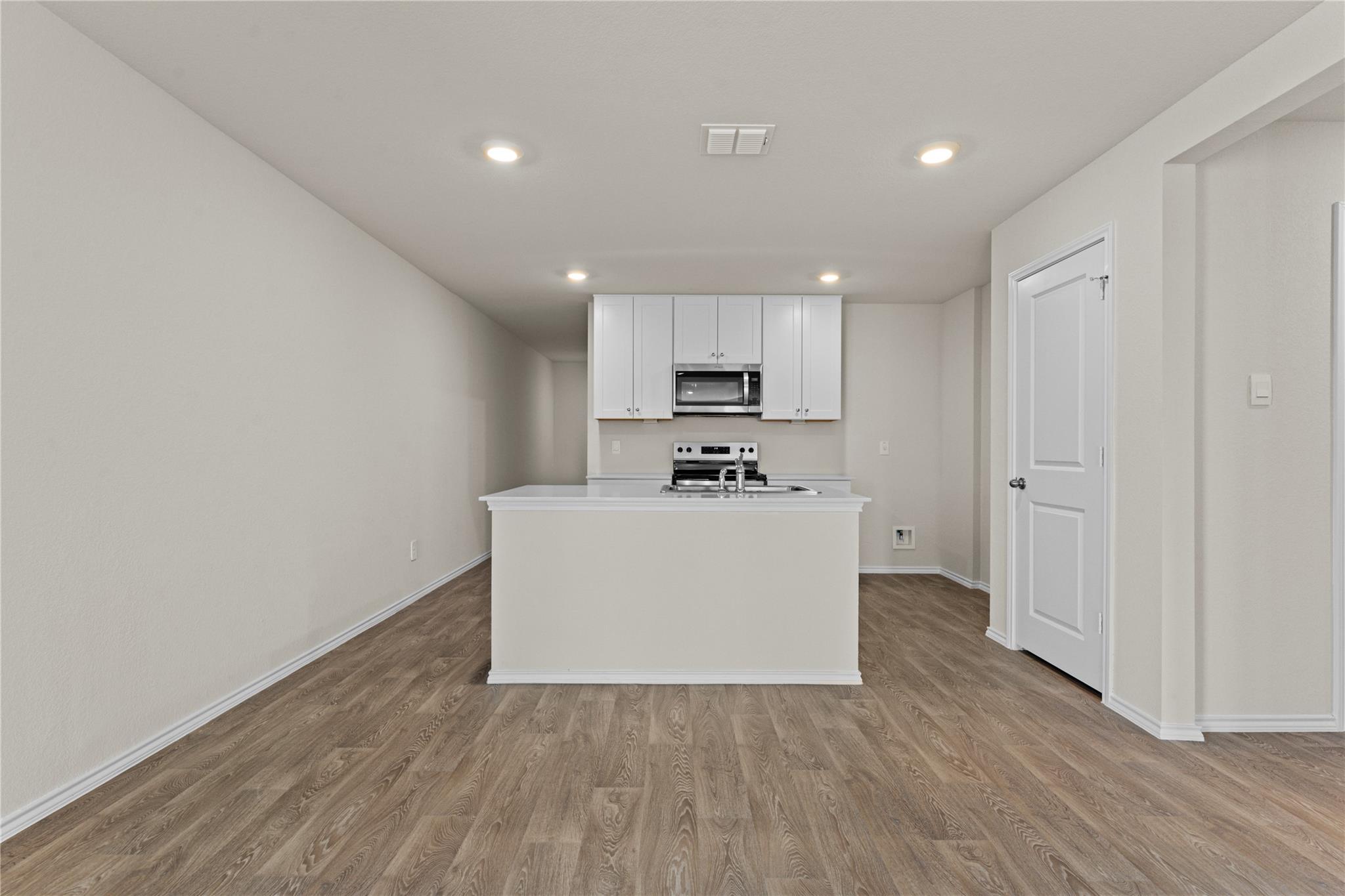 410 WILD GOOSE Dr, Luling, TX 78648