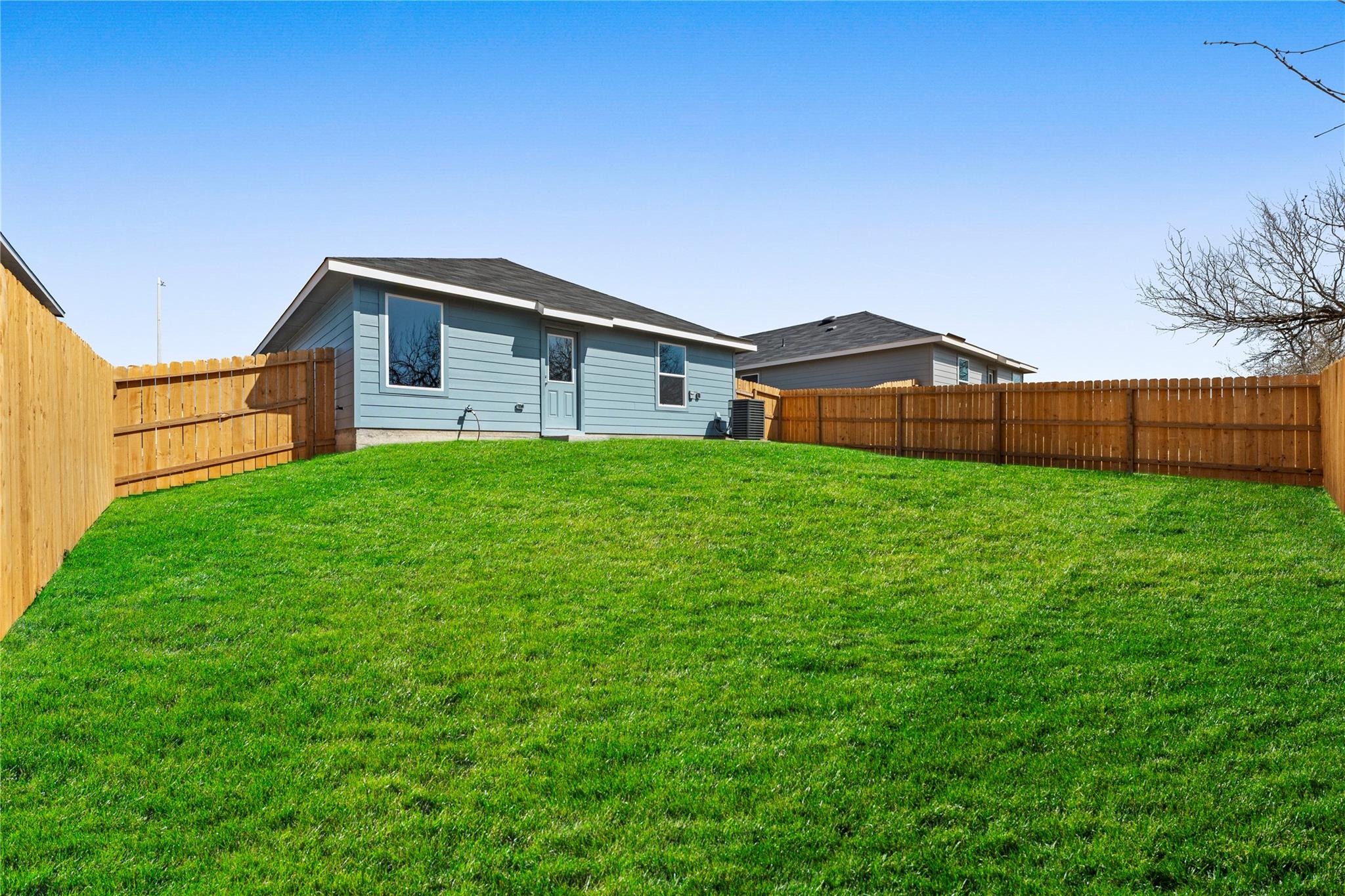 410 WILD GOOSE Dr, Luling, TX 78648