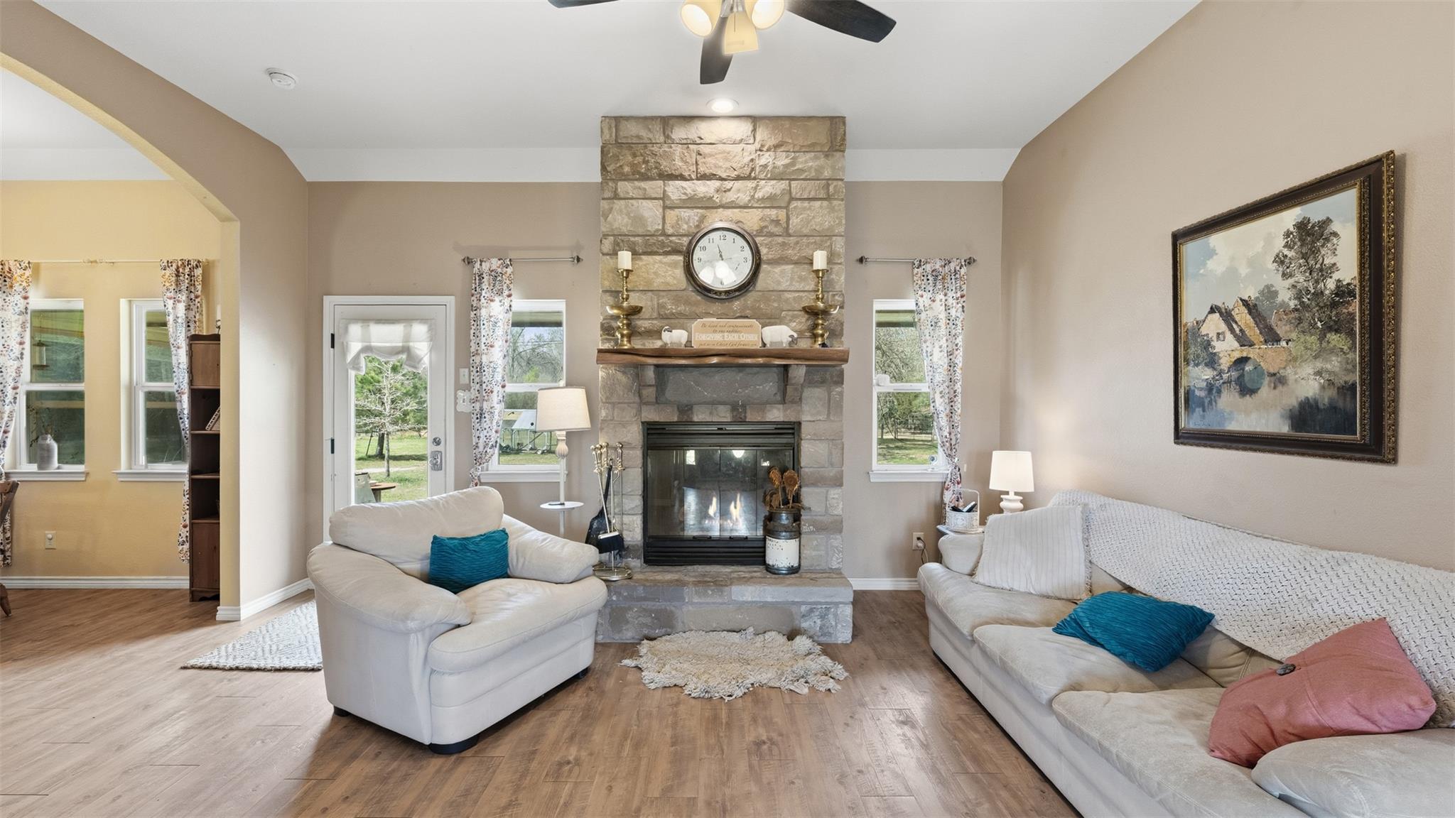 1102 Fairview Dr, Rockdale, TX 76567