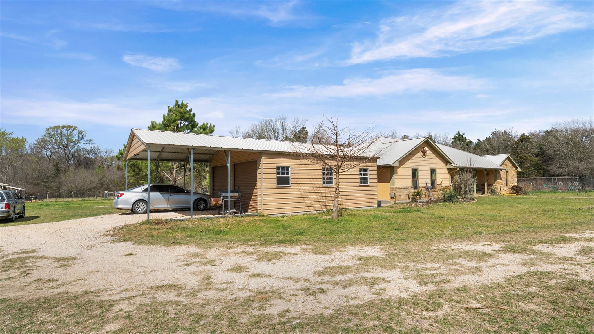 1102 Fairview Dr, Rockdale, TX 76567