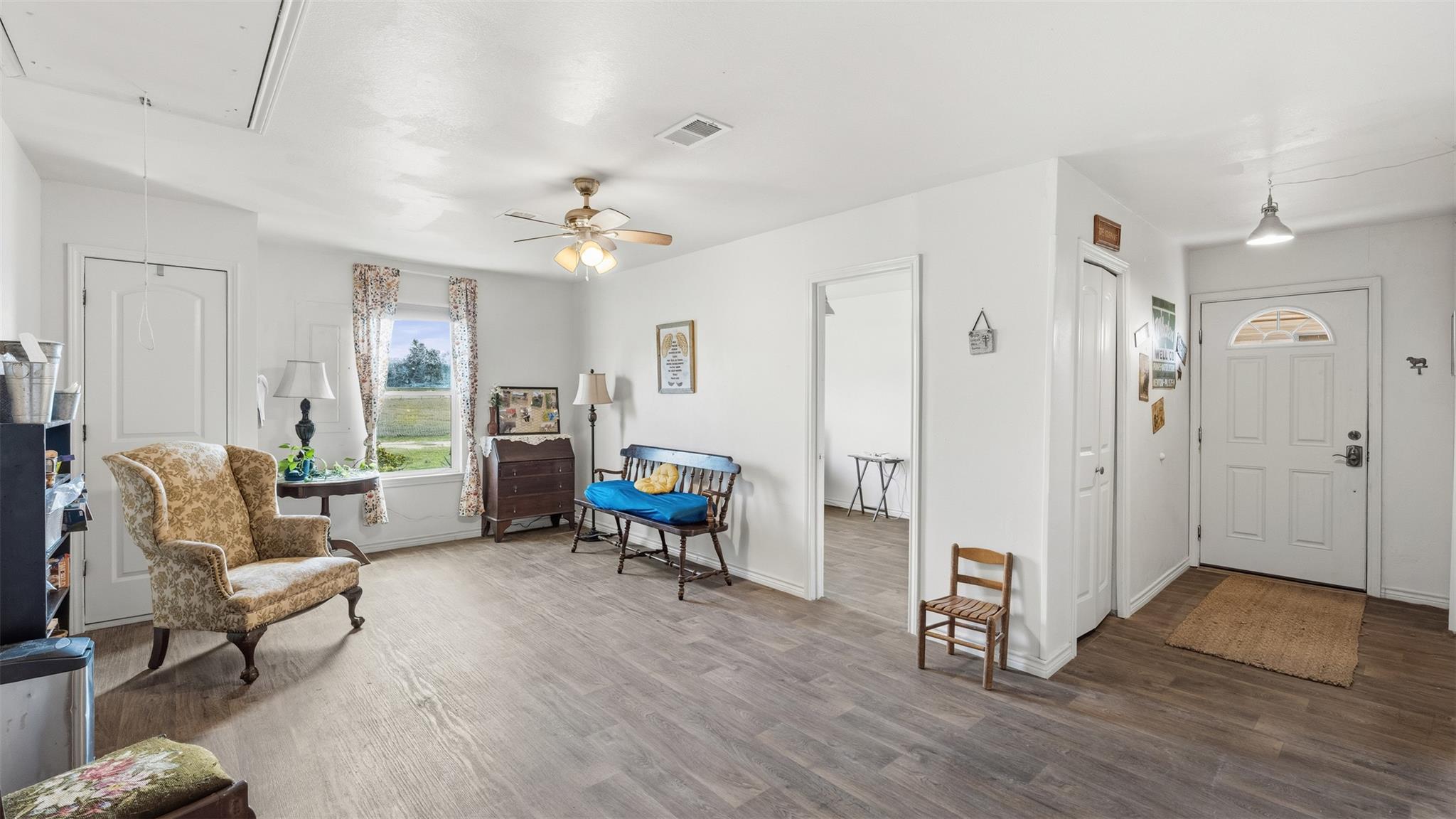 1102 Fairview Dr, Rockdale, TX 76567