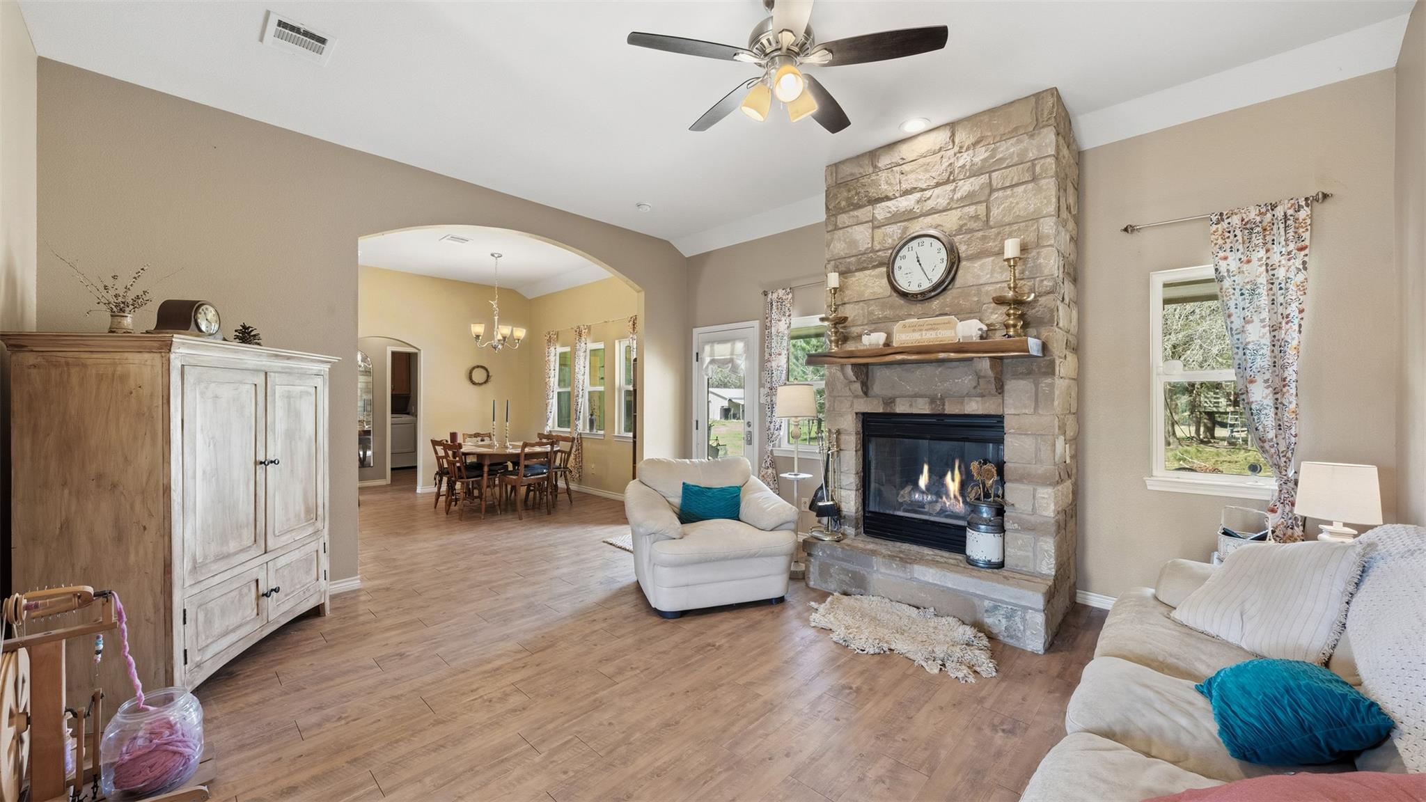 1102 Fairview Dr, Rockdale, TX 76567