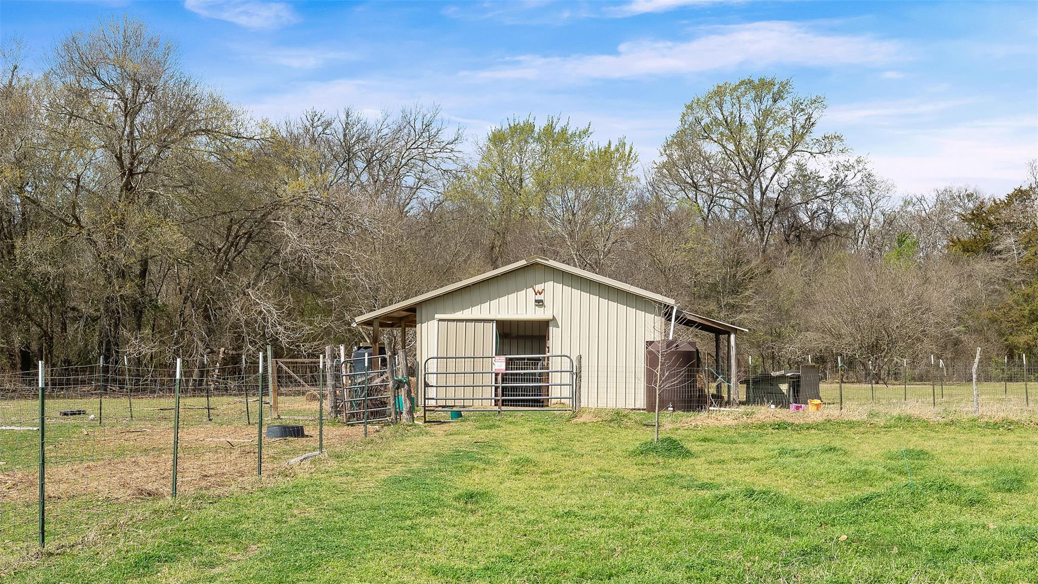 1102 Fairview Dr, Rockdale, TX 76567