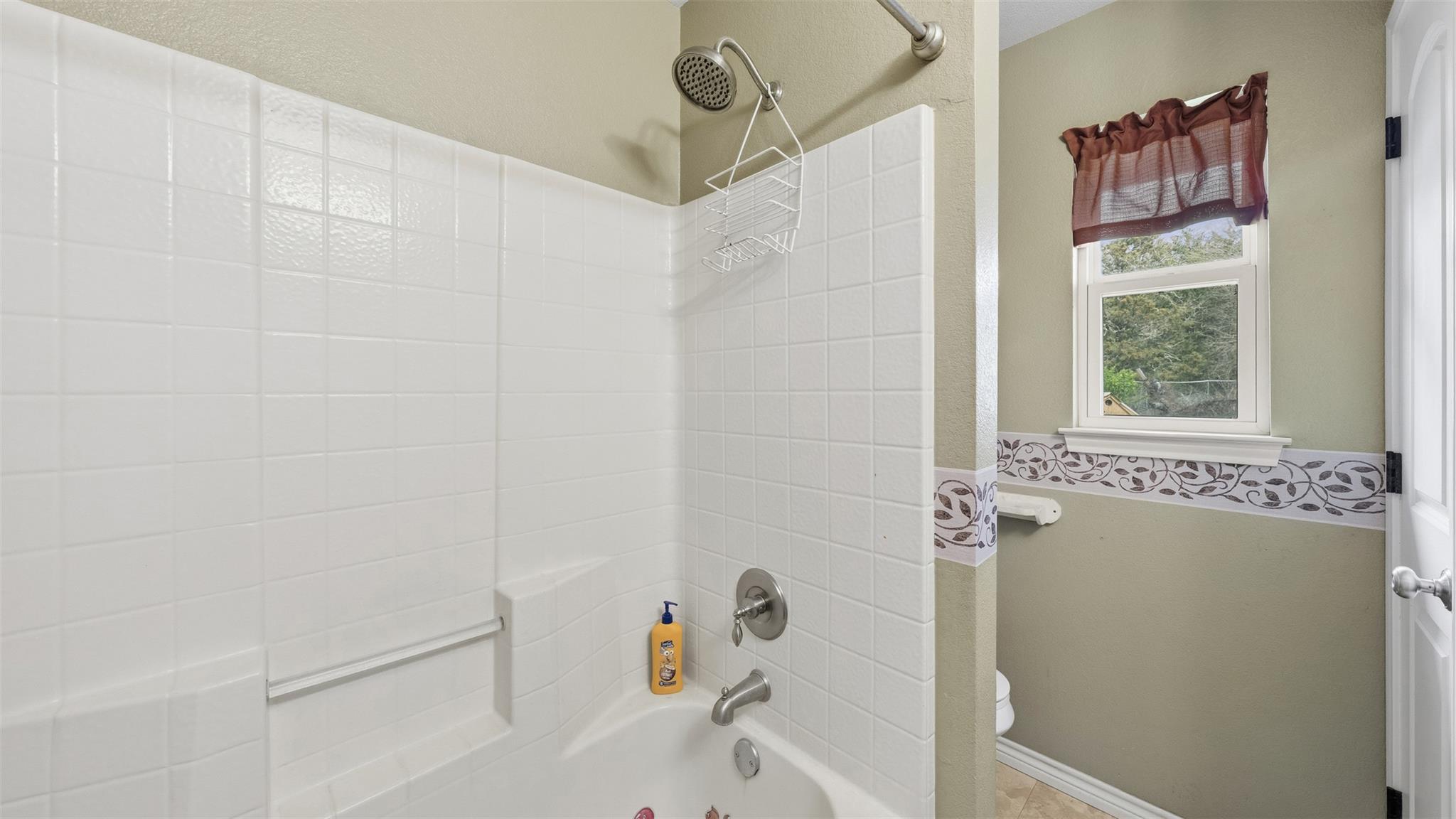 1102 Fairview Dr, Rockdale, TX 76567