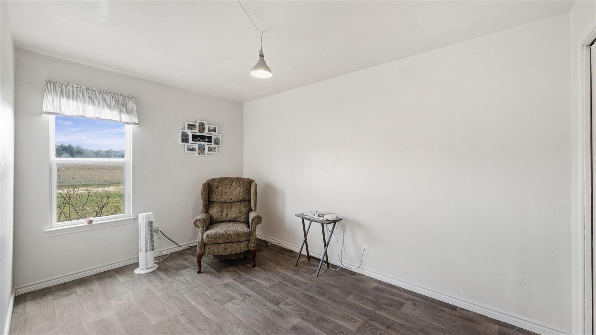 1102 Fairview Dr, Rockdale, TX 76567