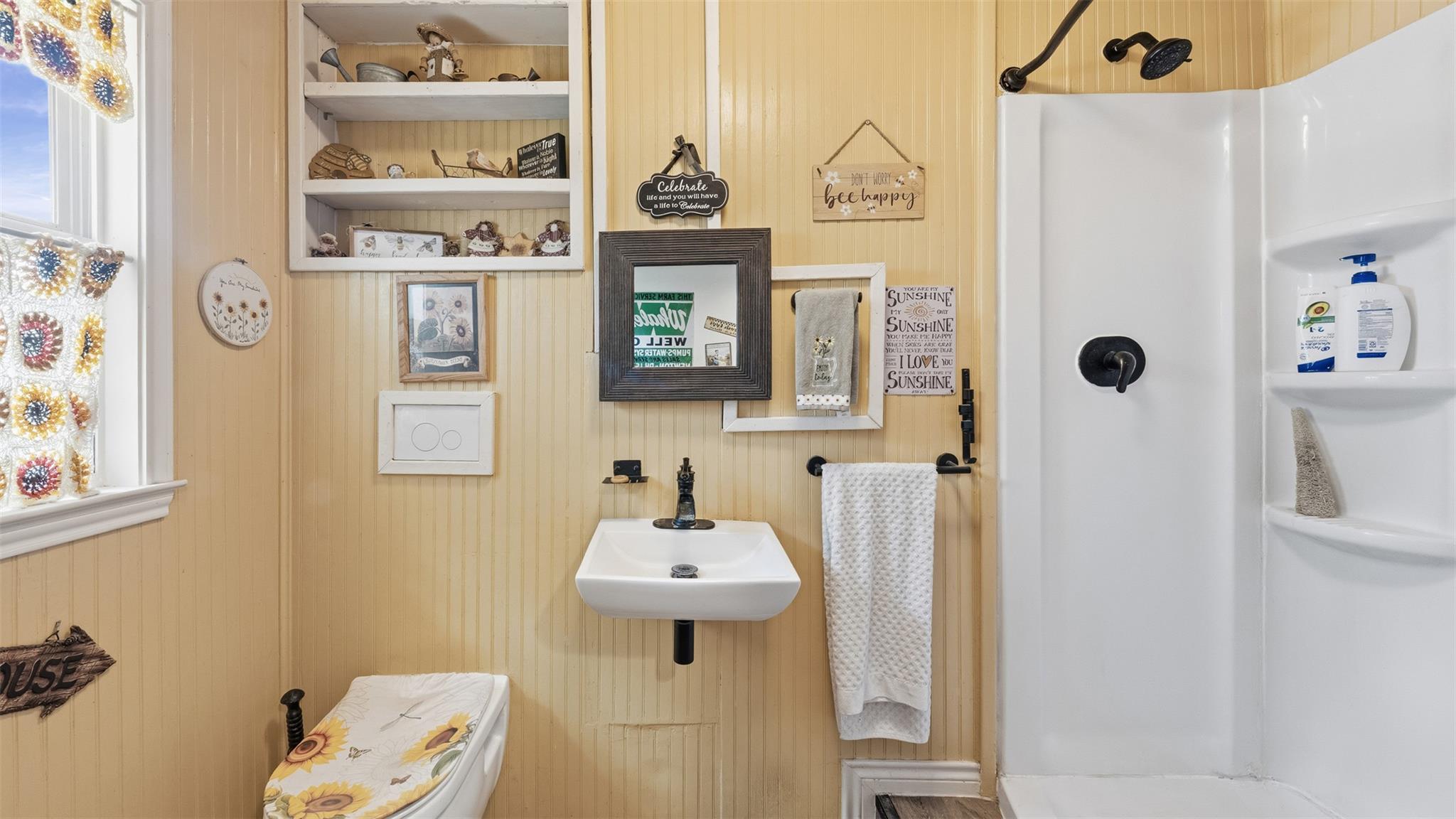 1102 Fairview Dr, Rockdale, TX 76567