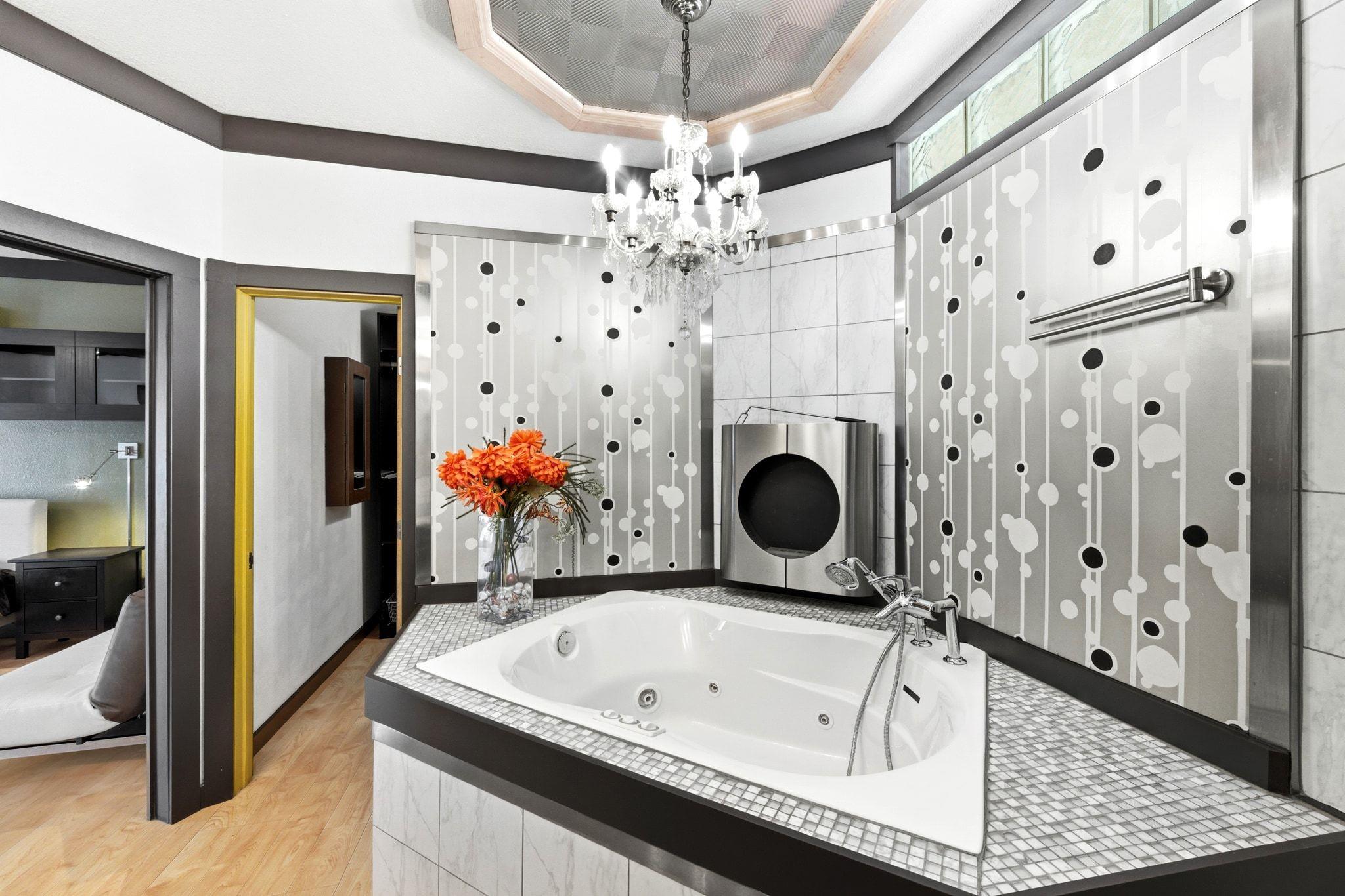 1301 S 1st St # 1 & 2, Austin, TX 78704