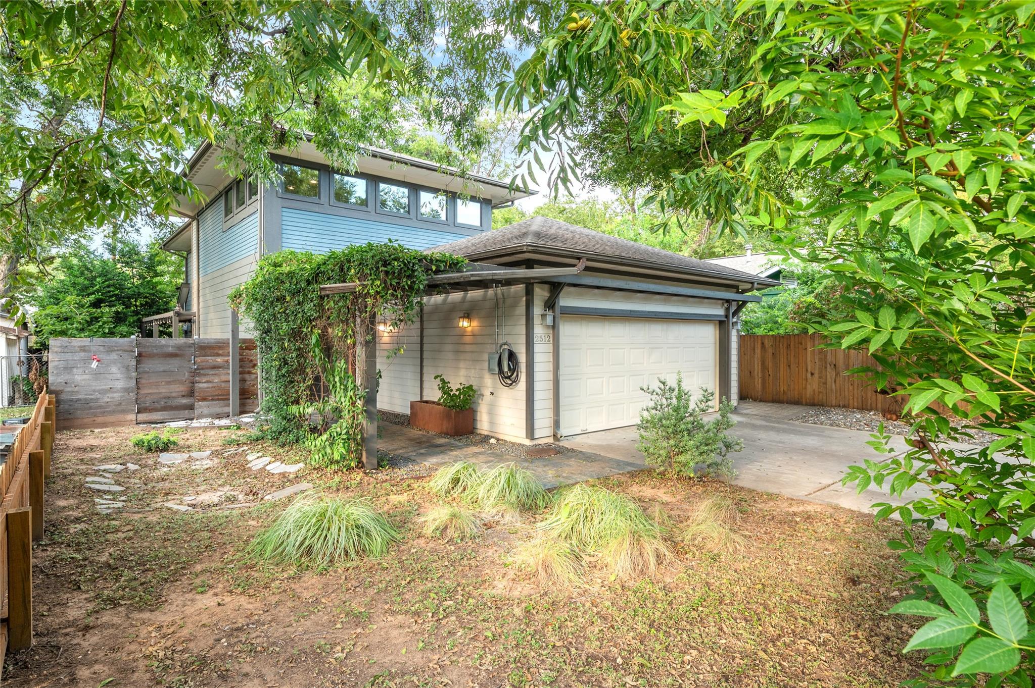 2512 E 2nd St, Austin, TX 78702