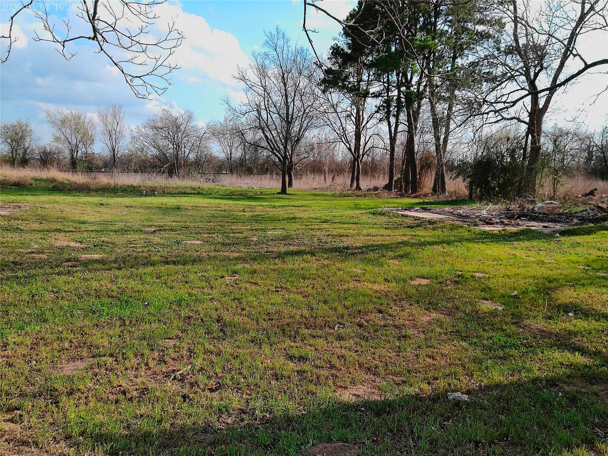 1304 E Cameron Ave, Rockdale, TX 76567