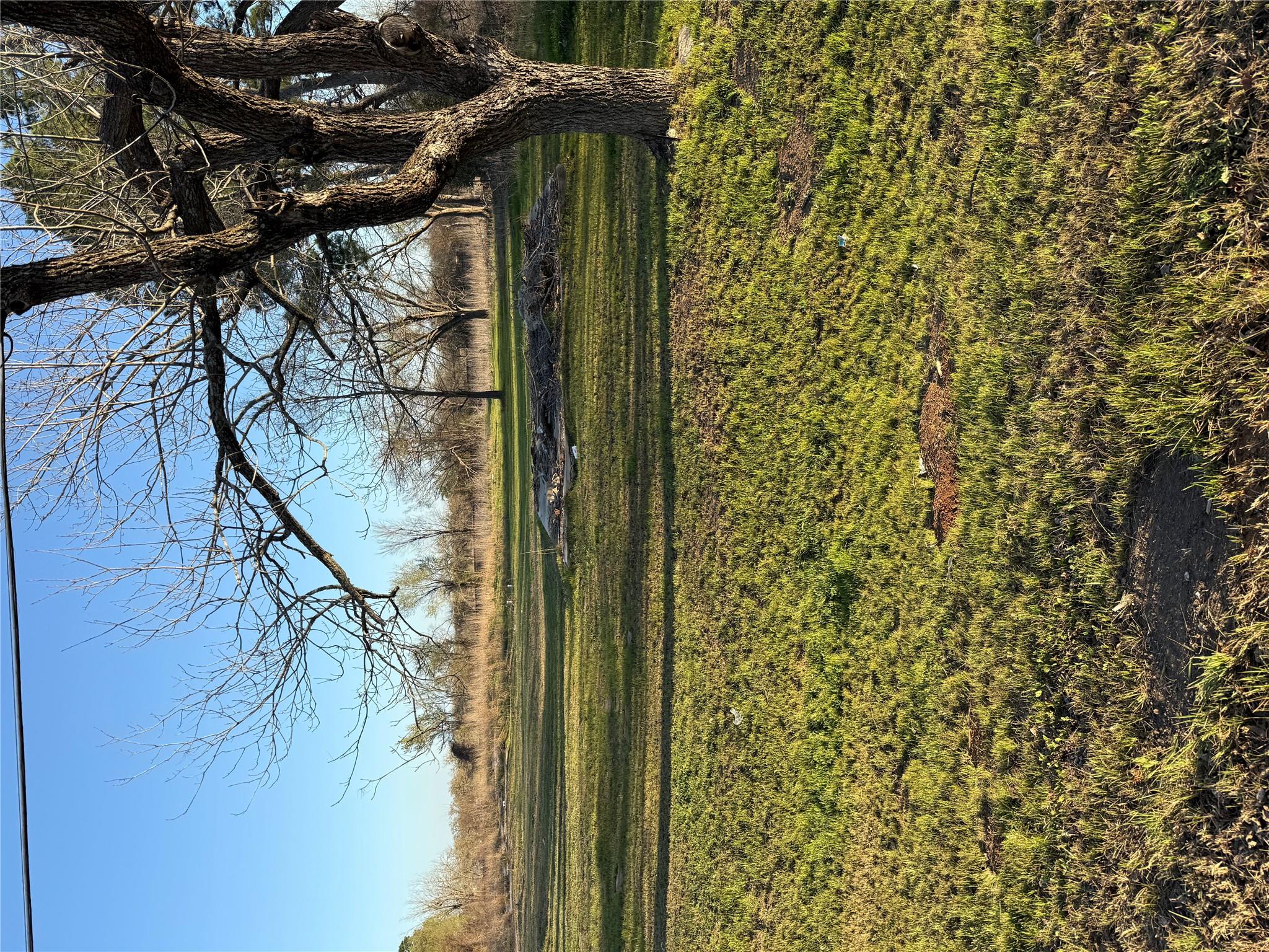 1304 E Cameron Ave, Rockdale, TX 76567