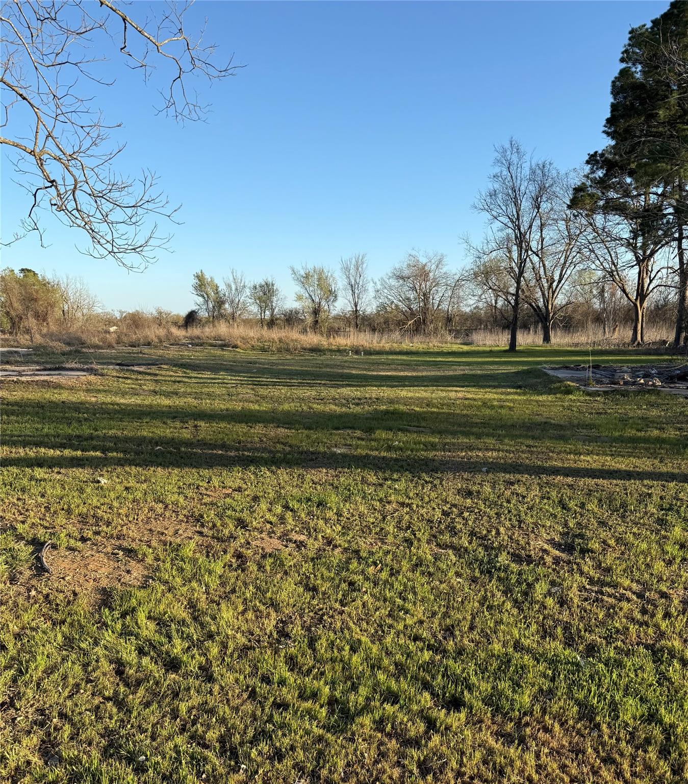 1304 E Cameron Ave, Rockdale, TX 76567