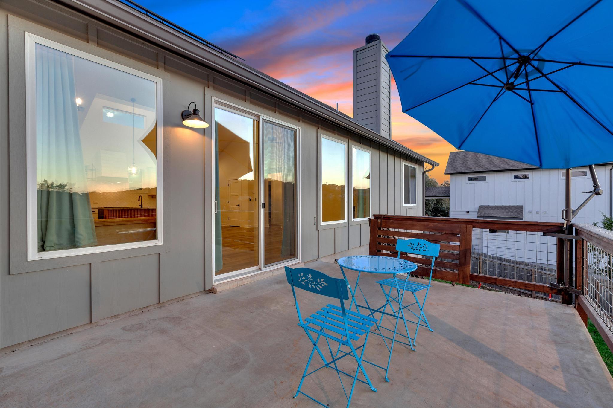 516 Ronay Dr S, Spicewood, TX 78669