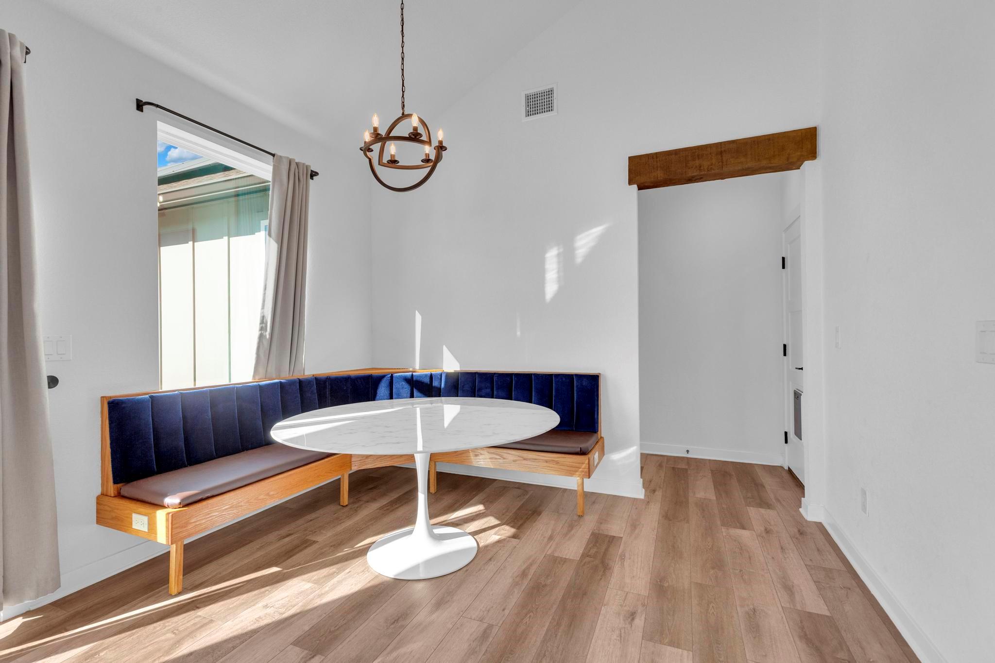 516 Ronay Dr S, Spicewood, TX 78669