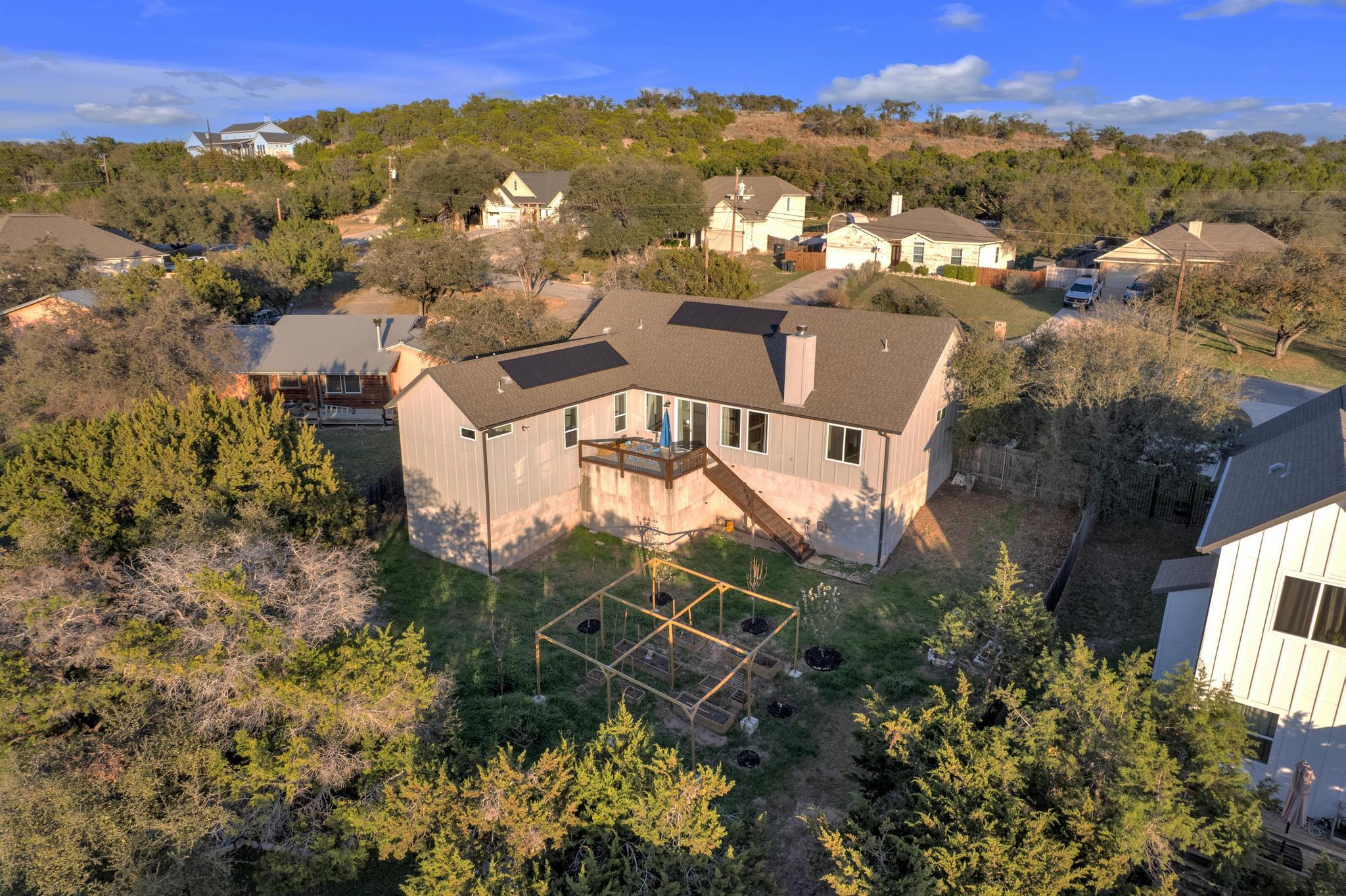 516 Ronay Dr S, Spicewood, TX 78669