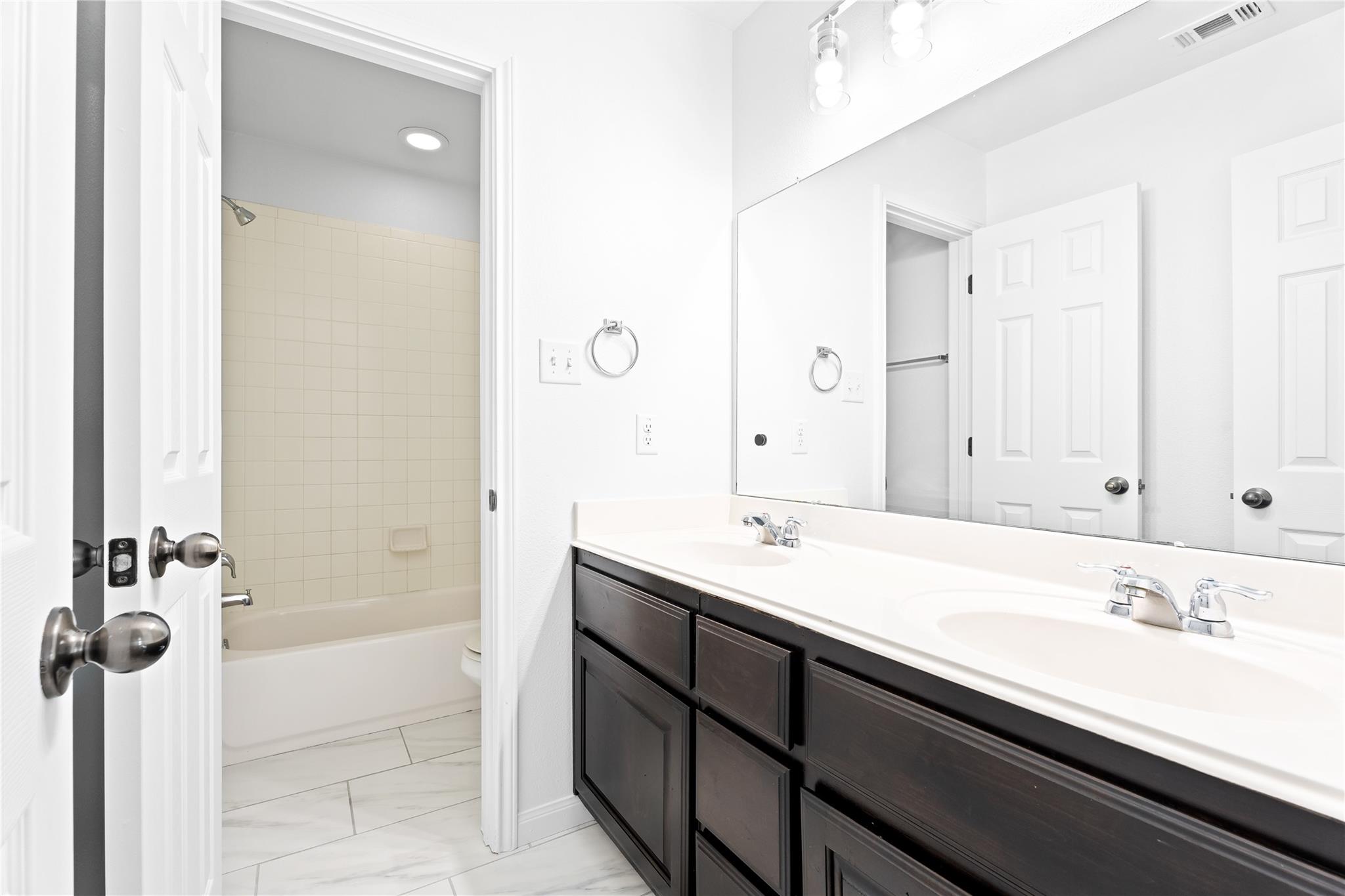 6820 Barstow Ct, Austin, TX 78749