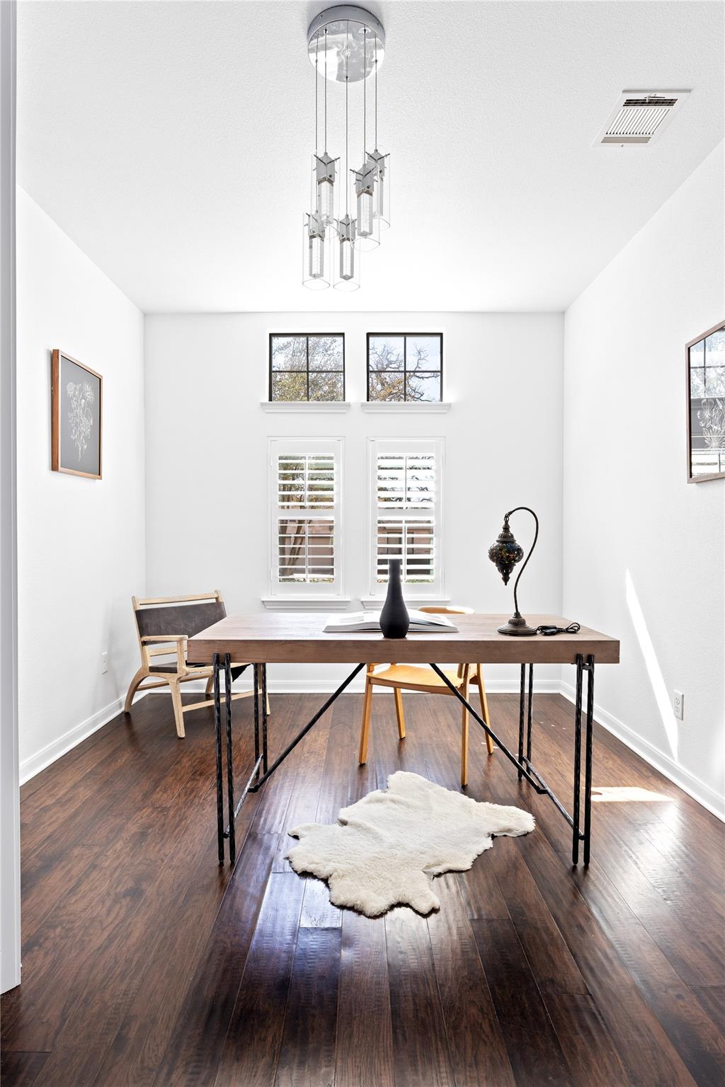 6820 Barstow Ct, Austin, TX 78749