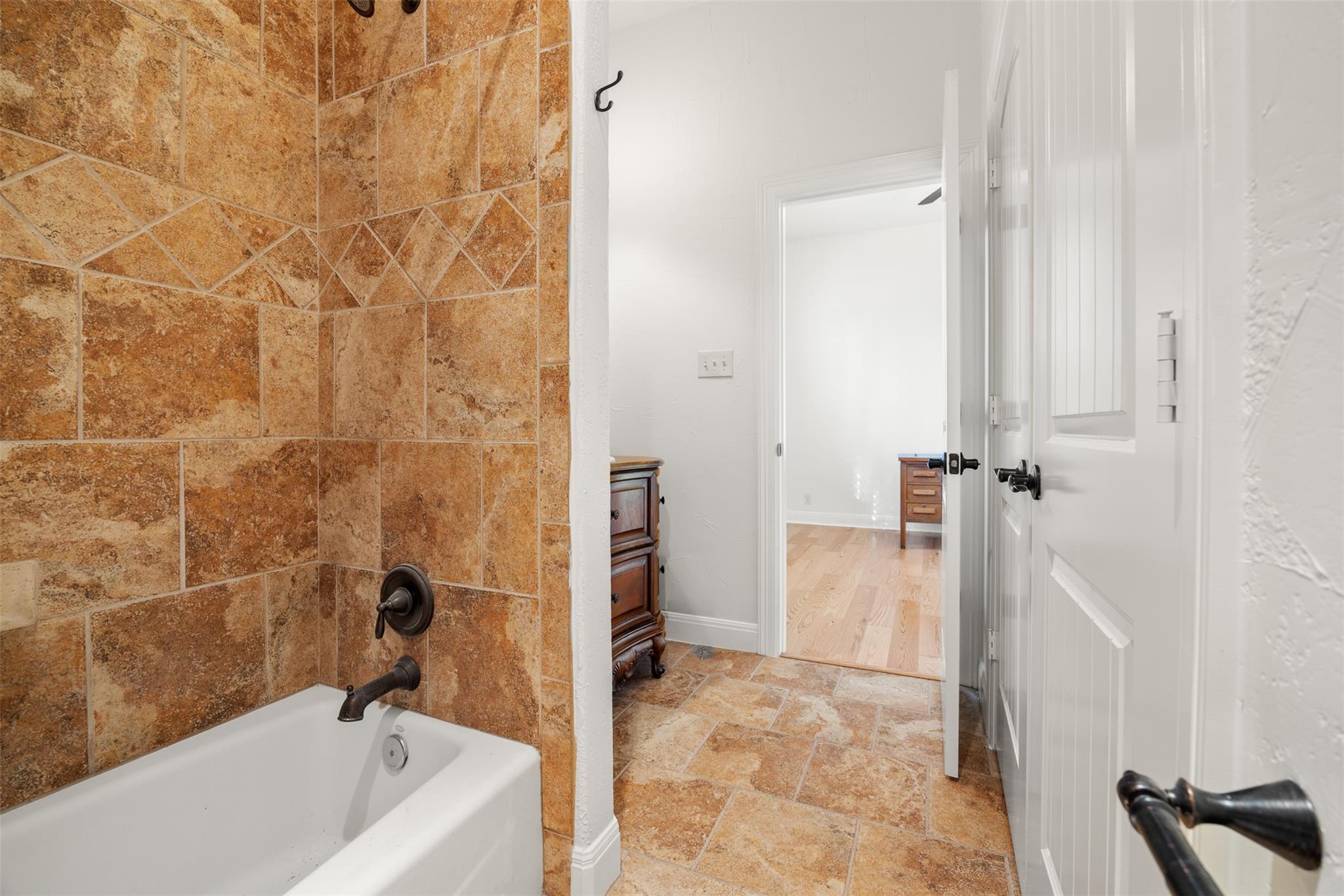 322 Lake Placid Dr, Seguin, TX 78155