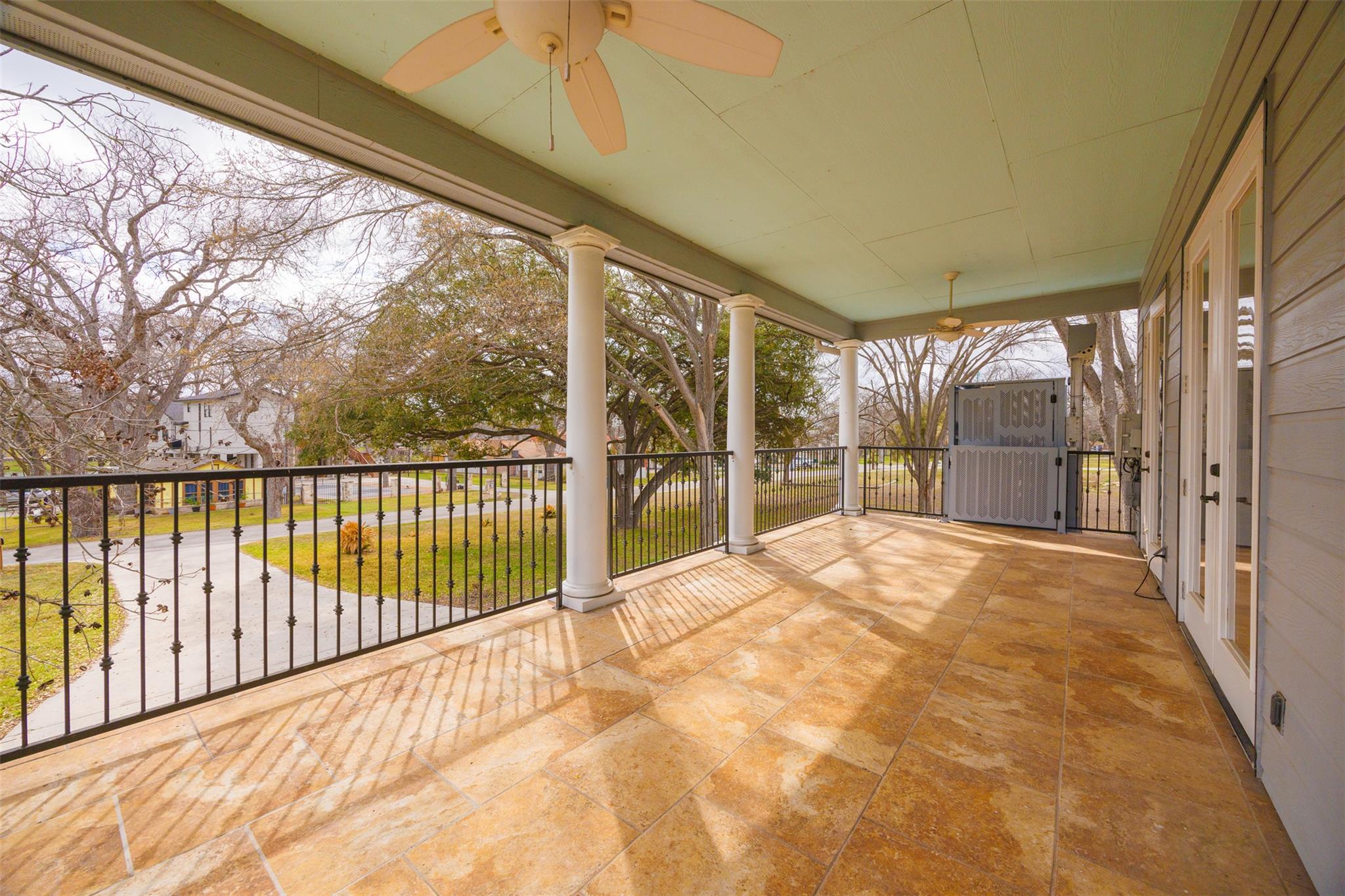 322 Lake Placid Dr, Seguin, TX 78155