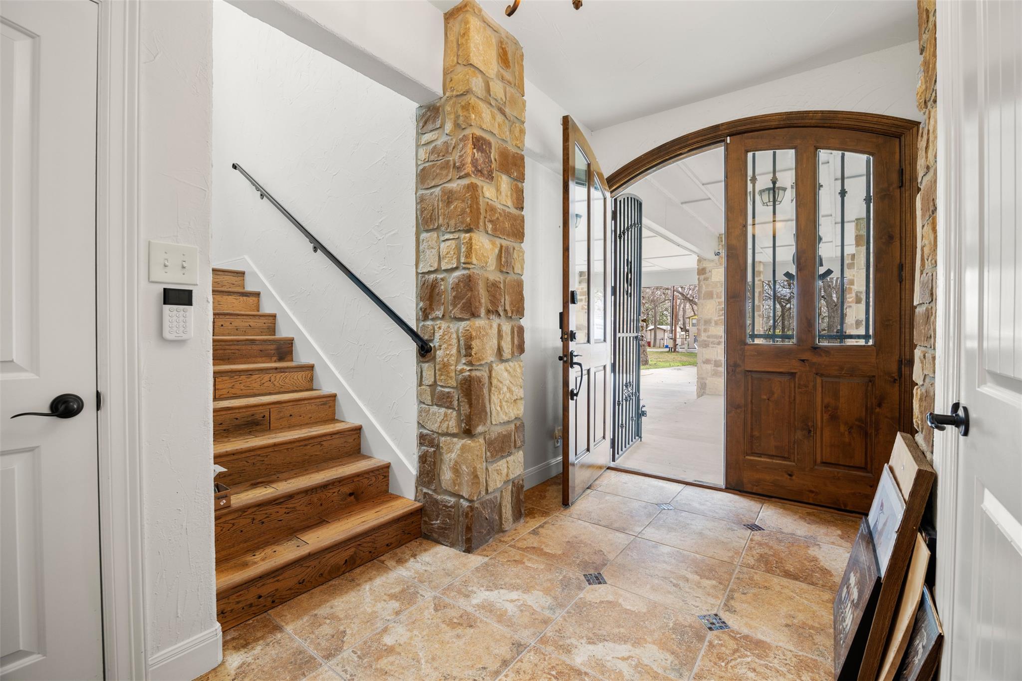 322 Lake Placid Dr, Seguin, TX 78155