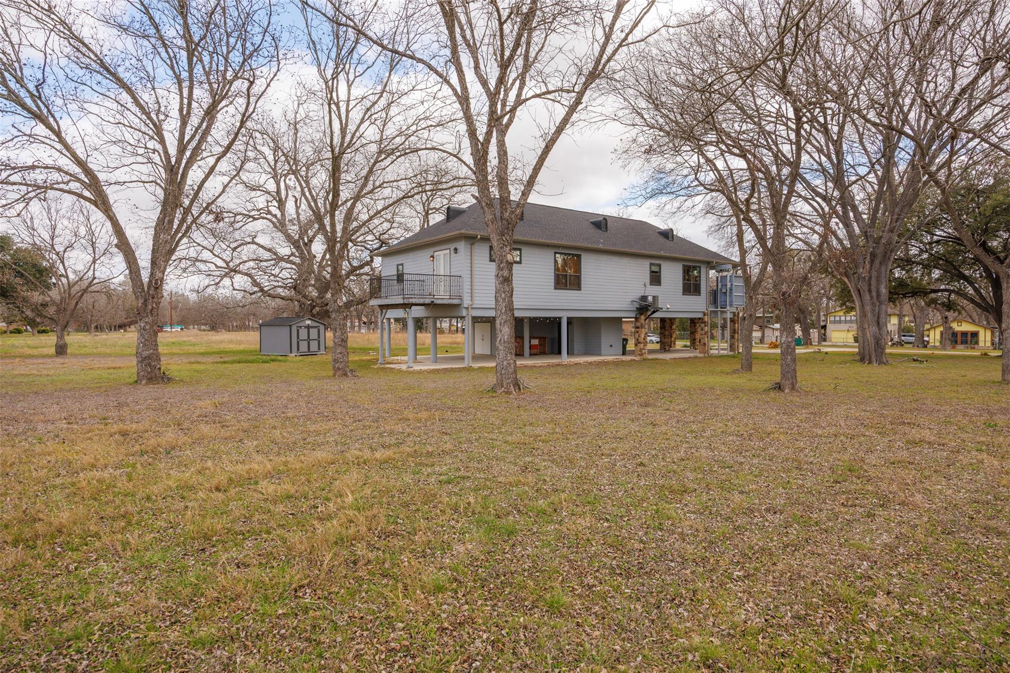 322 Lake Placid Dr, Seguin, TX 78155