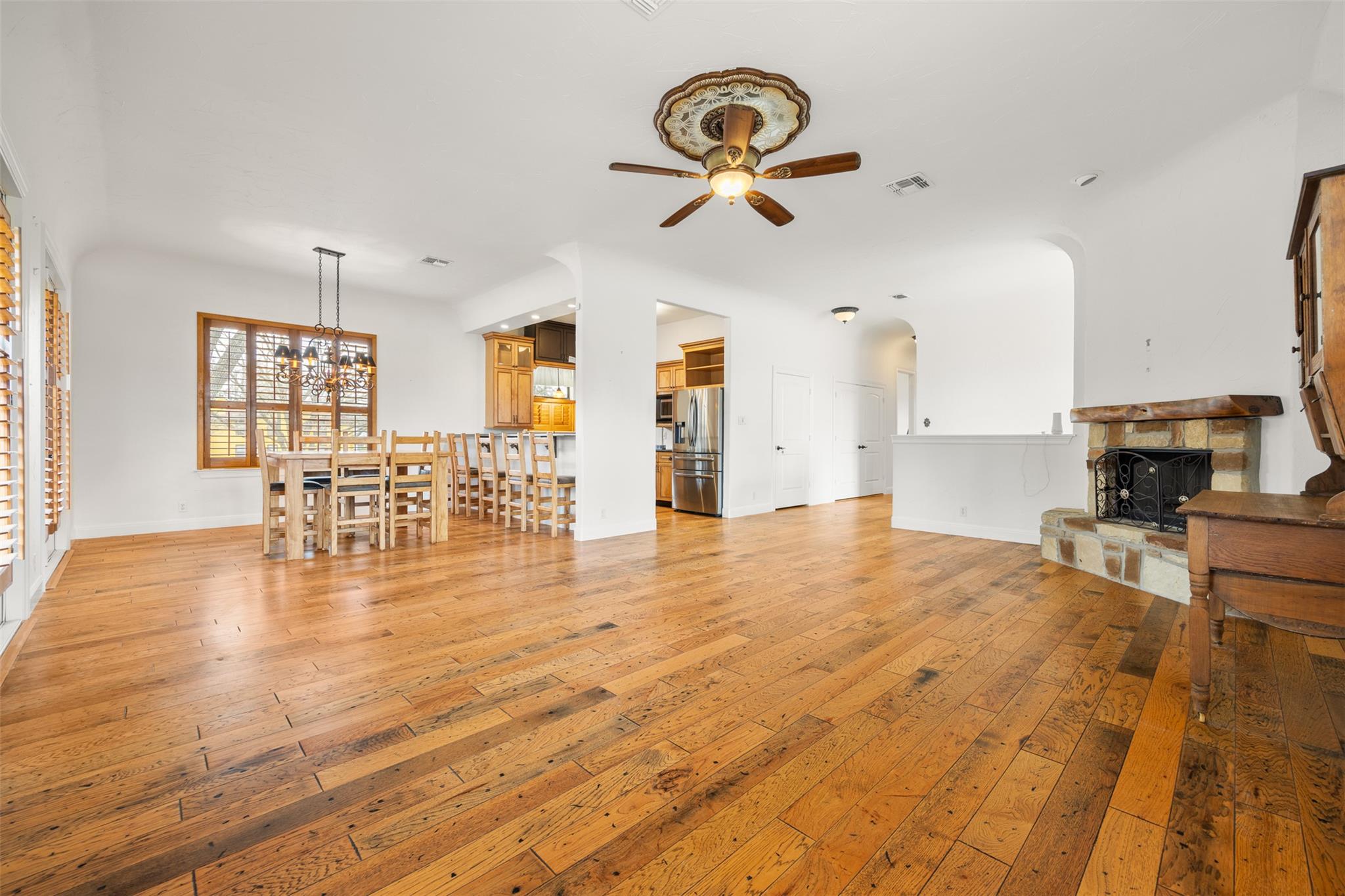 322 Lake Placid Dr, Seguin, TX 78155