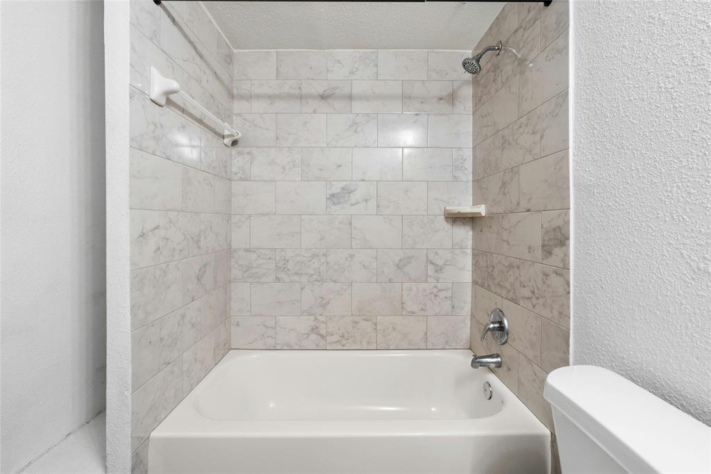 1910 Robbins Pl # 103, Austin, TX 78705