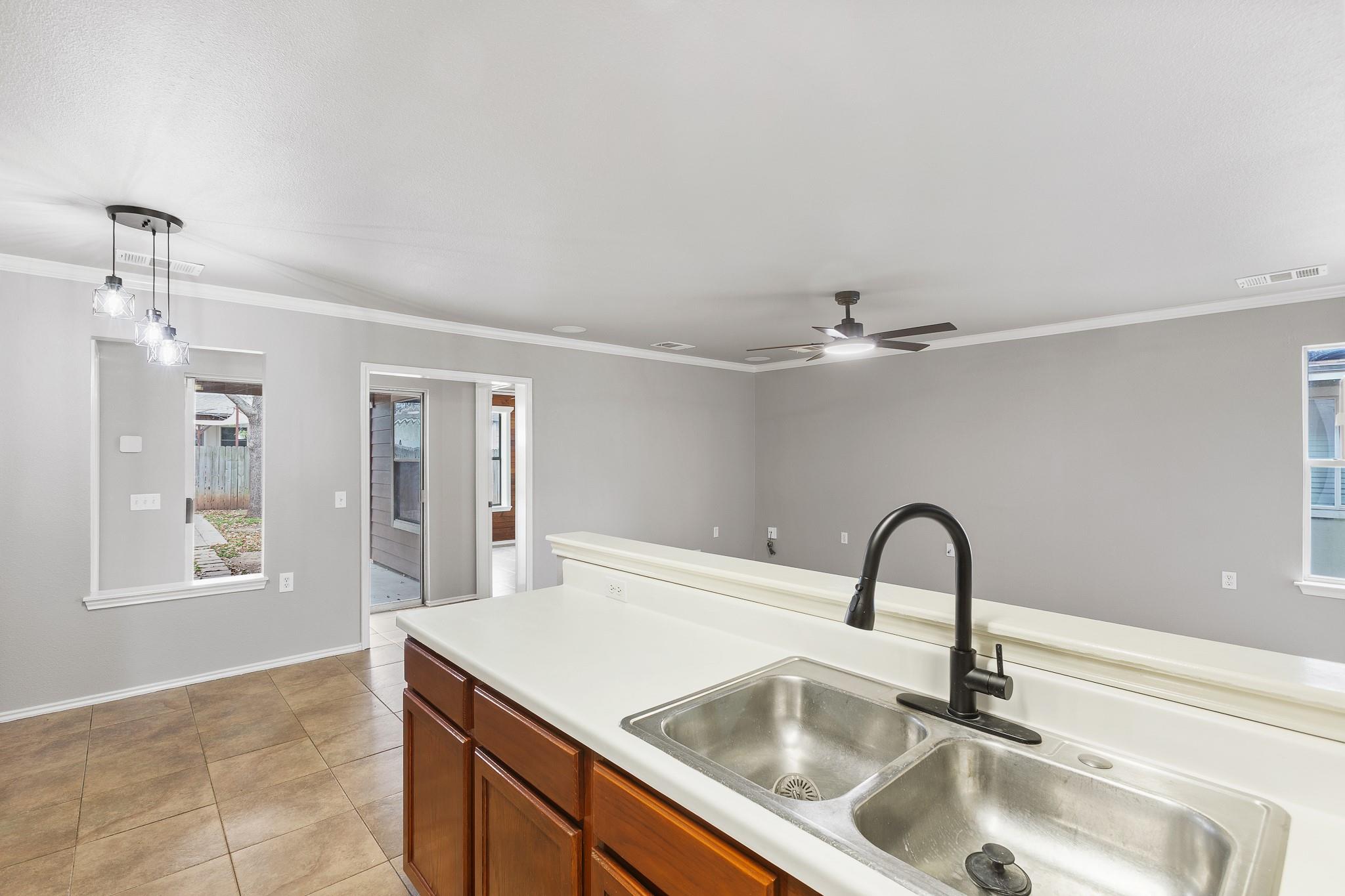 11312 Robert Wooding Dr, Austin, TX 78748