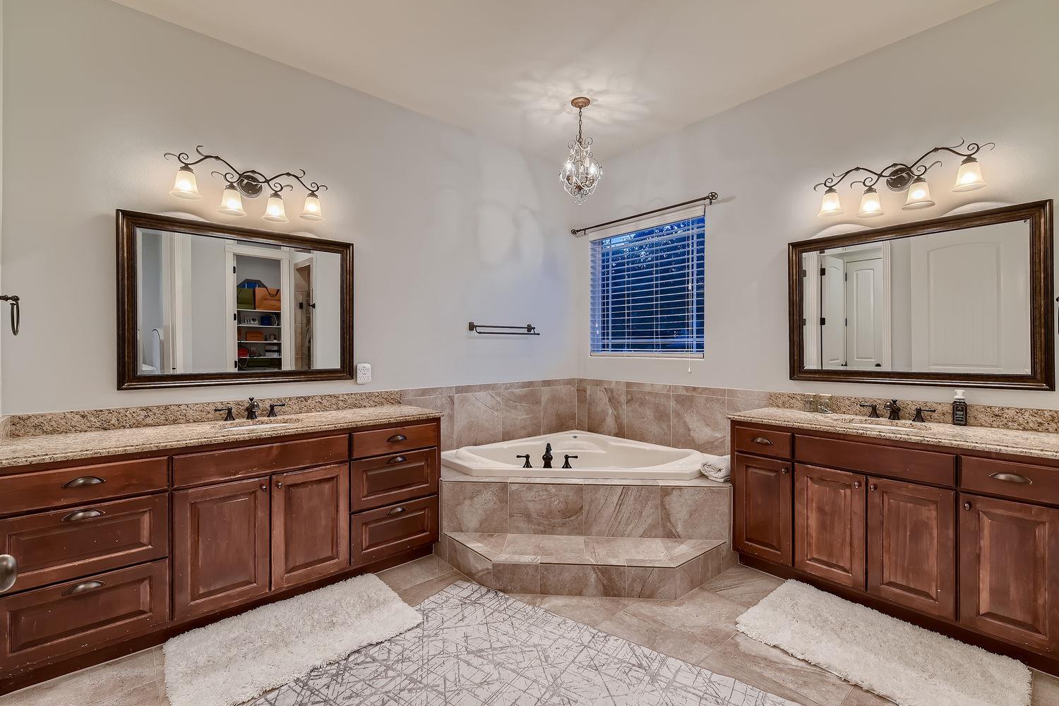 124 Gabriel Vis E, Georgetown, TX 78633