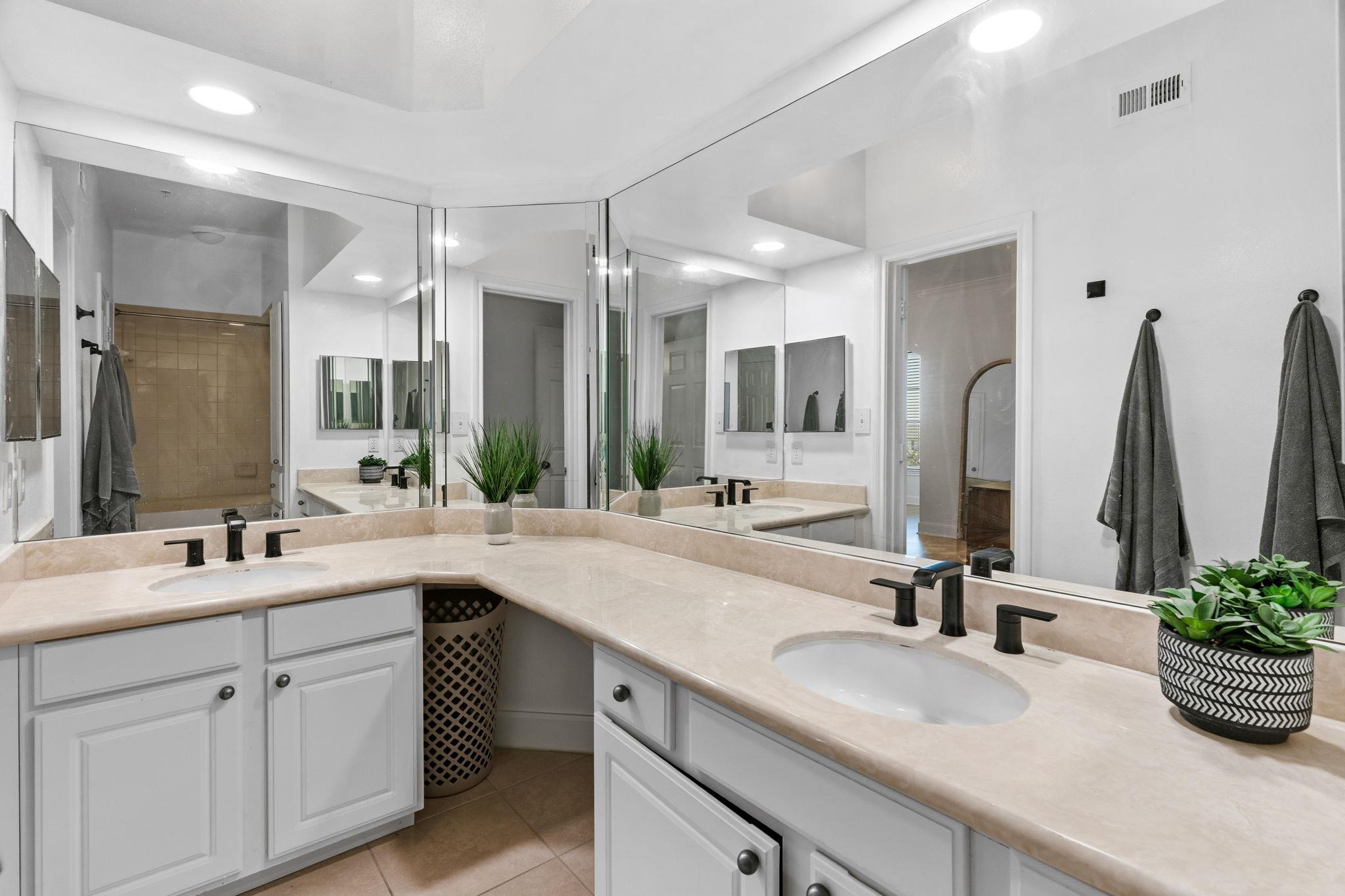 7701 Rialto Blvd # 623, Austin, TX 78735