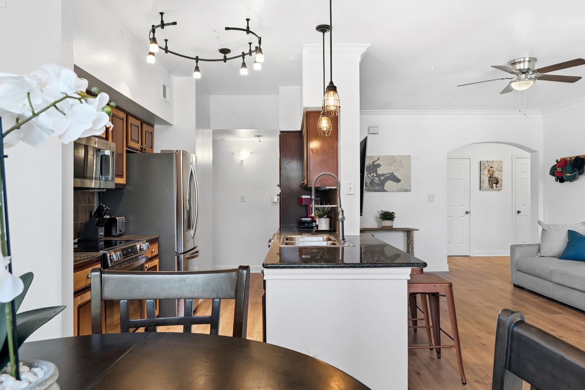 7701 Rialto Blvd # 623, Austin, TX 78735