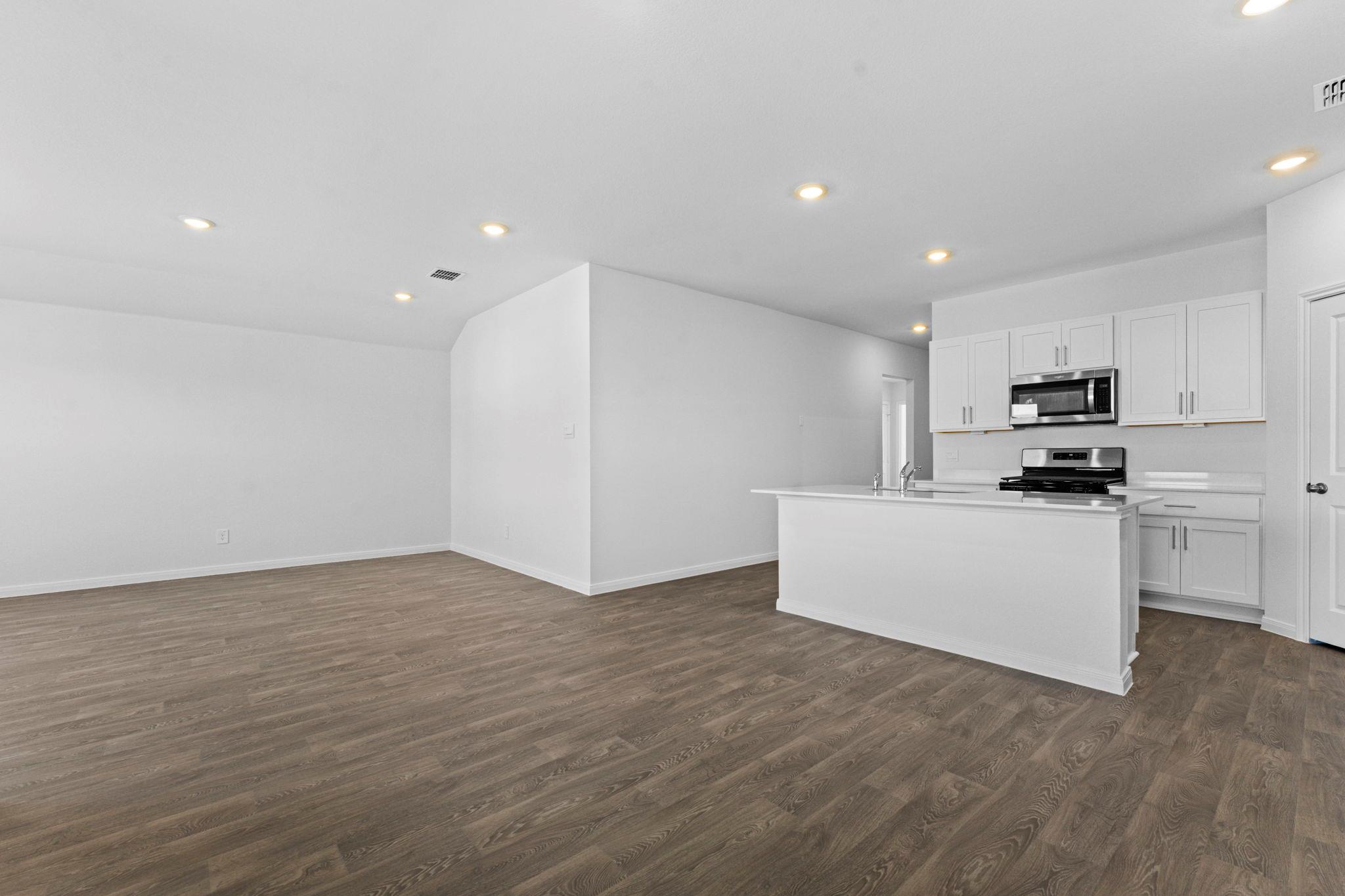 211 Las Lomas Dr, San Marcos, TX 78666