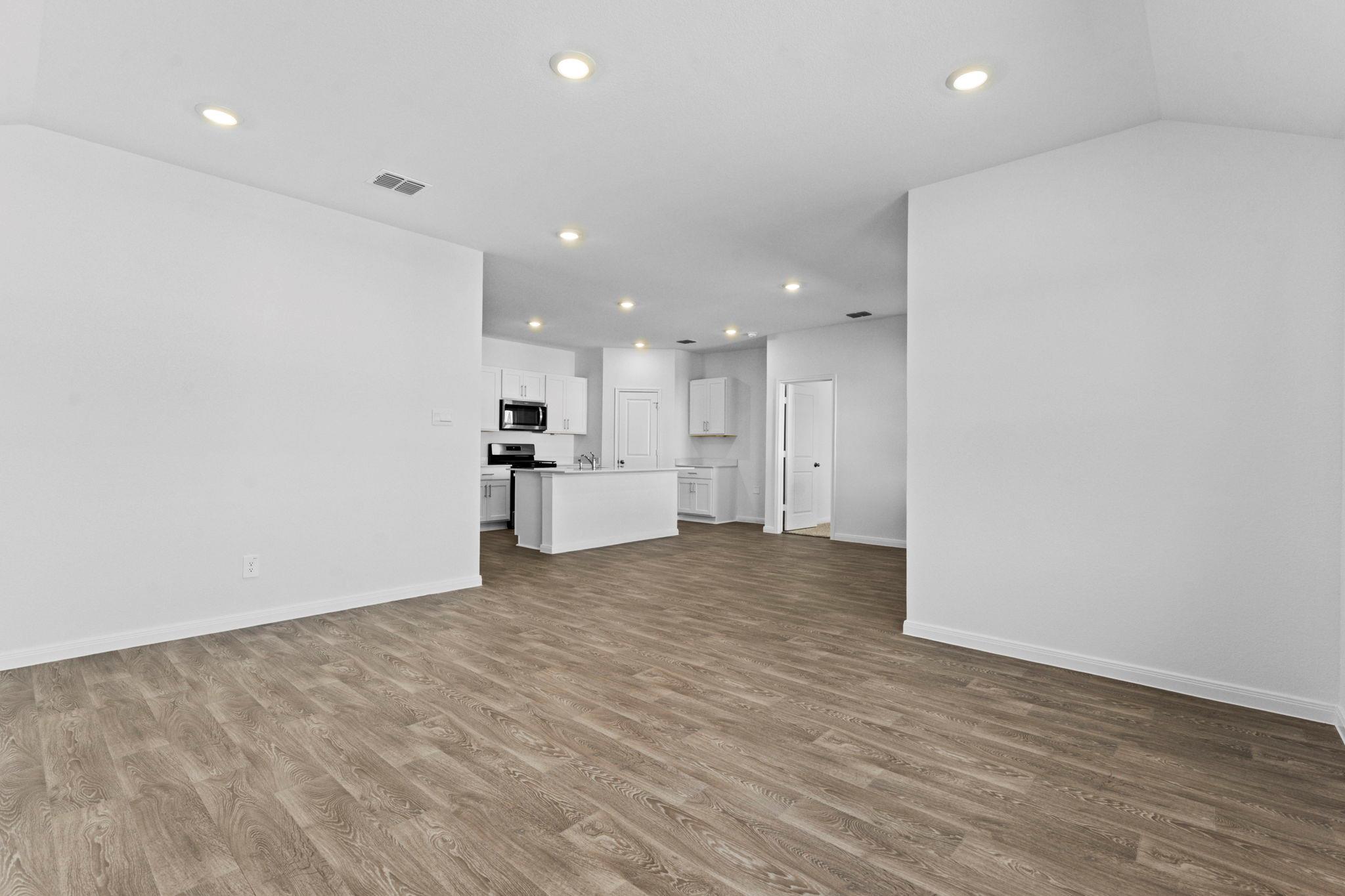 211 Las Lomas Dr, San Marcos, TX 78666