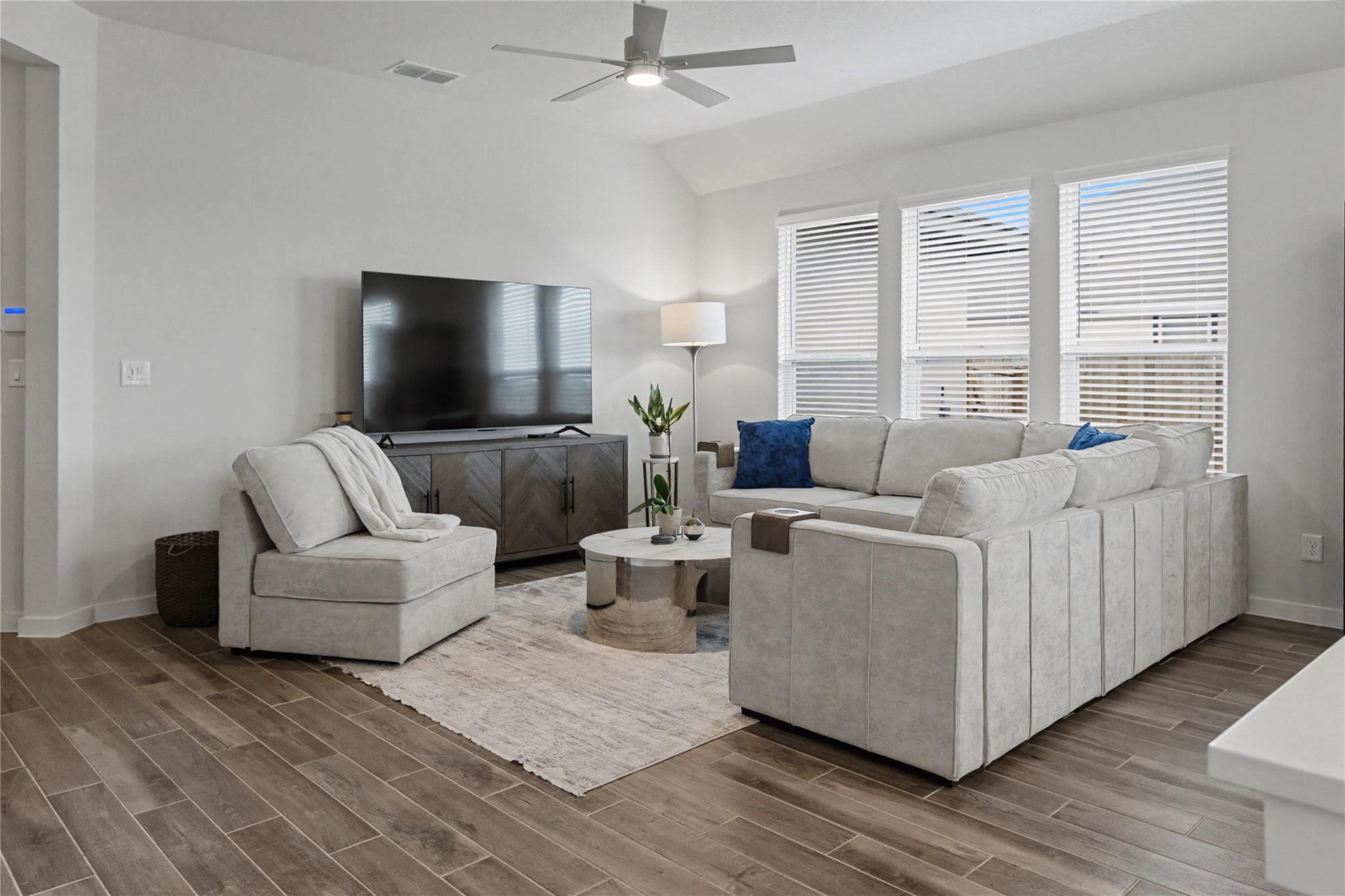 708 Willowbrook Ave, New Braunfels, TX 78130