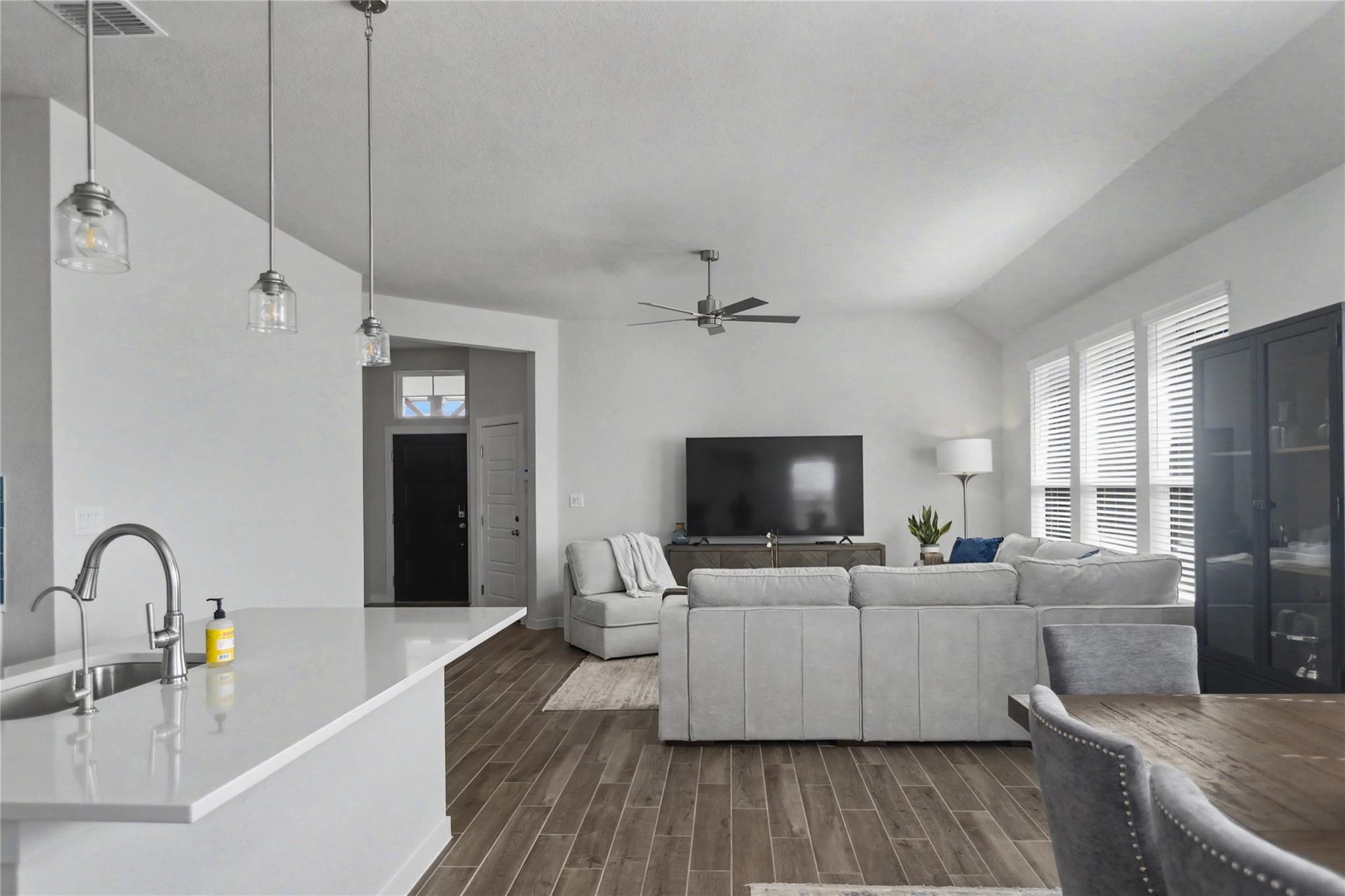 708 Willowbrook Ave, New Braunfels, TX 78130