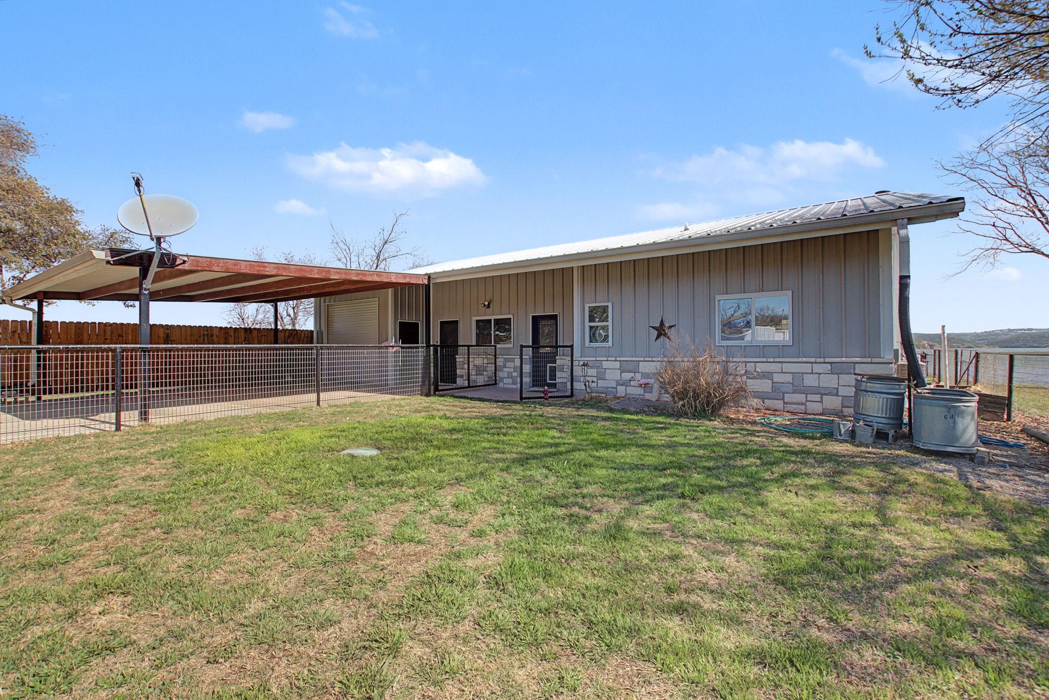 303 Lakeshore Loop, Tow, TX 78672