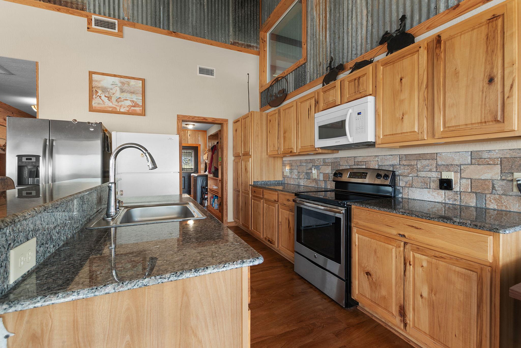 303 Lakeshore Loop, Tow, TX 78672