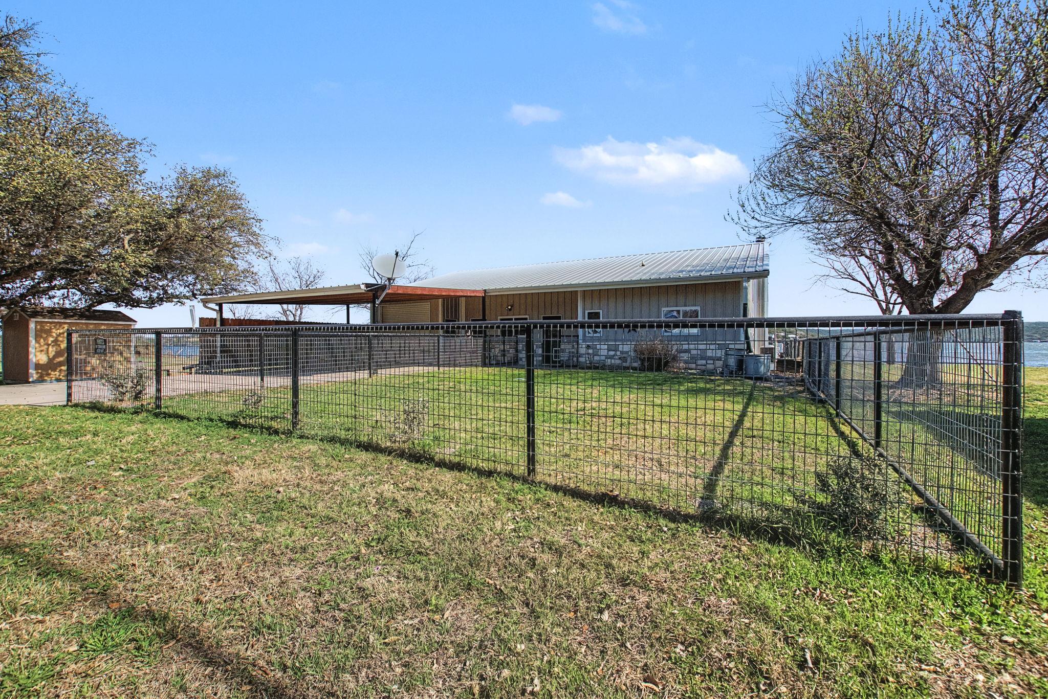 303 Lakeshore Loop, Tow, TX 78672