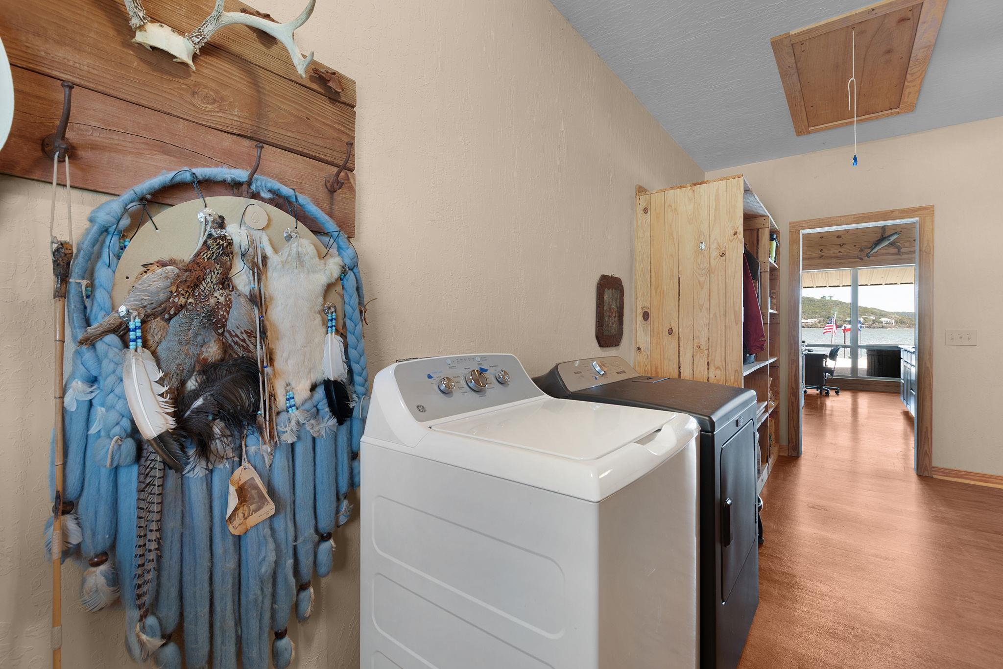 303 Lakeshore Loop, Tow, TX 78672