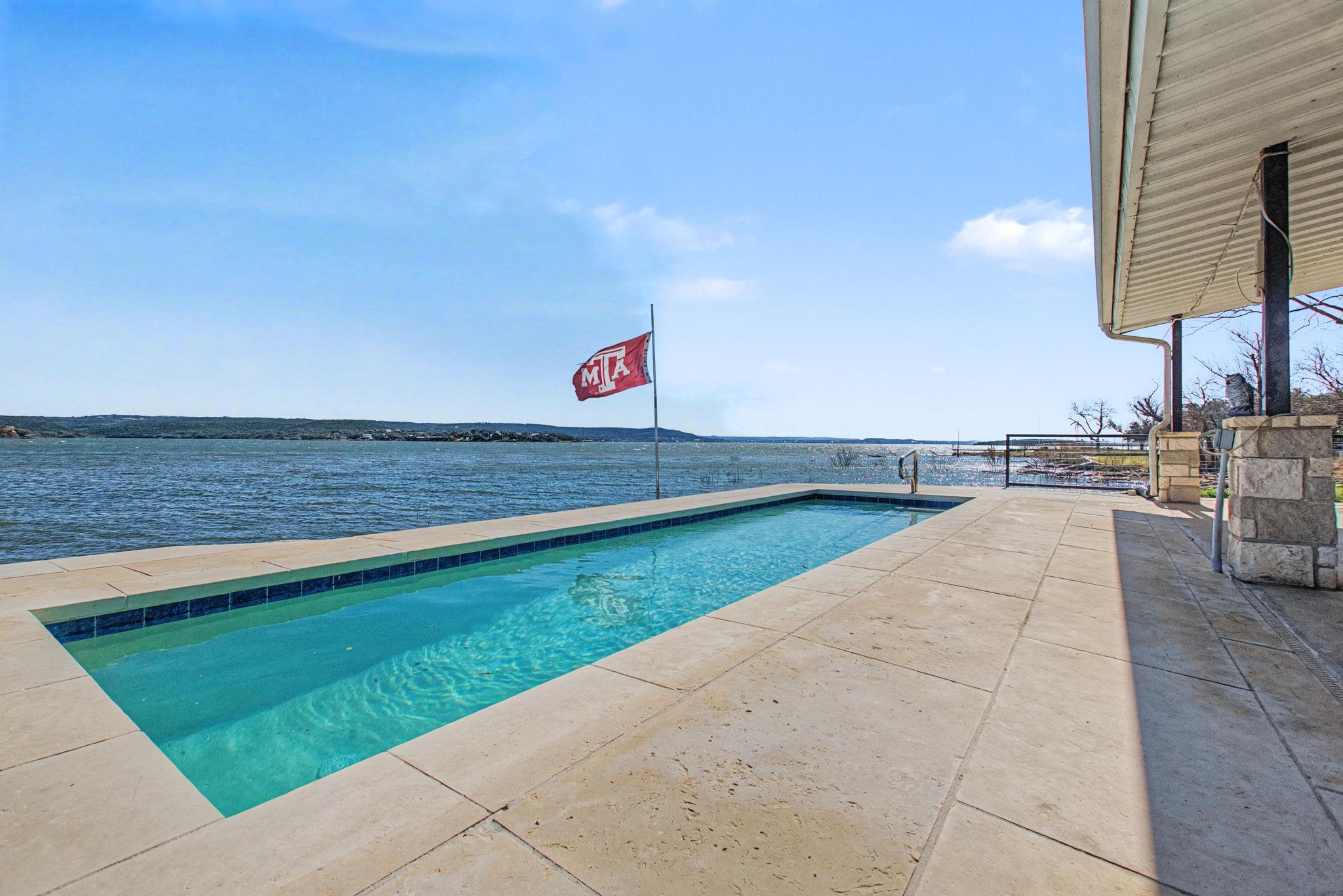 303 Lakeshore Loop, Tow, TX 78672