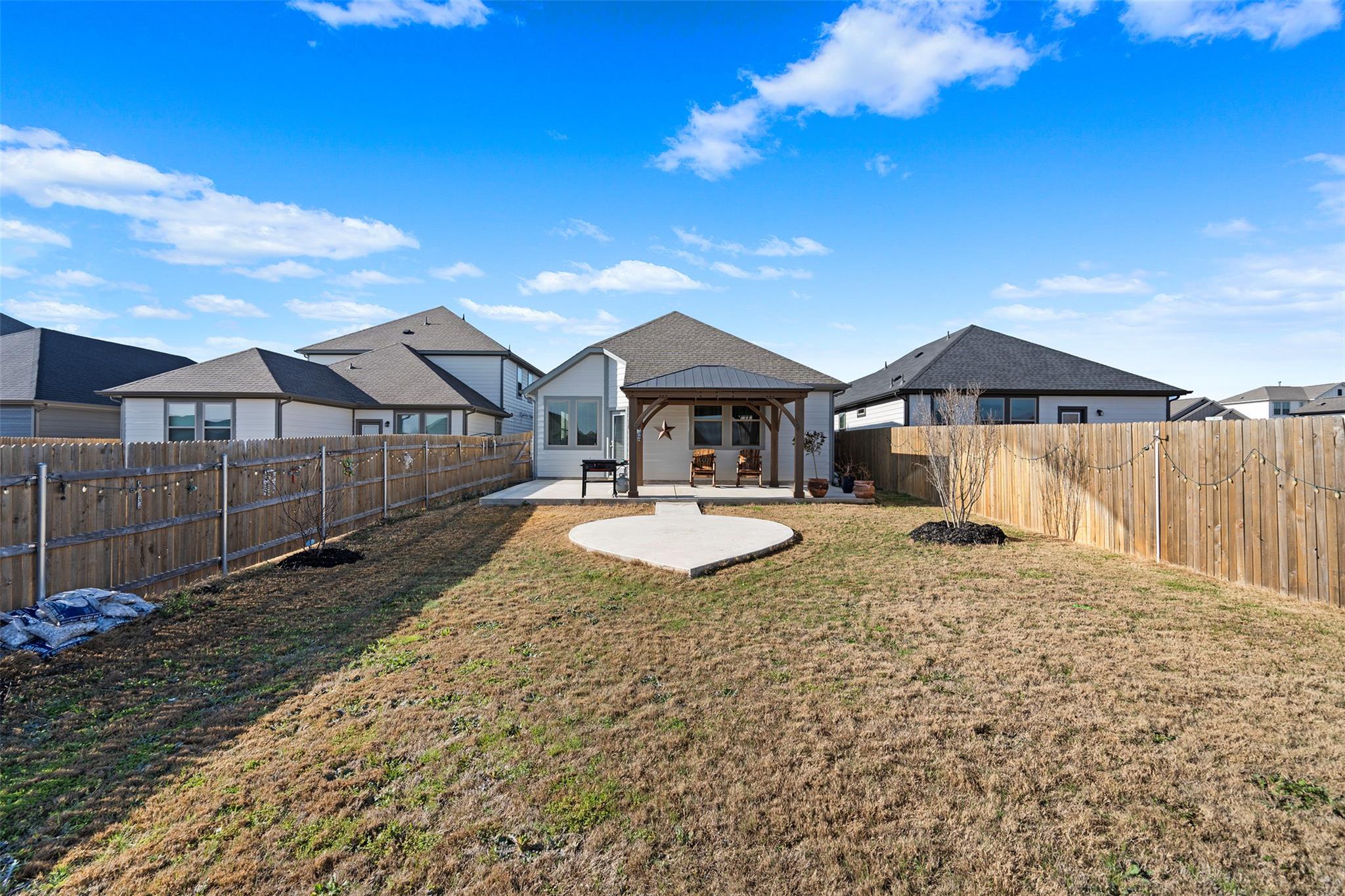 172 Gullivers Dr, Elgin, TX 78621