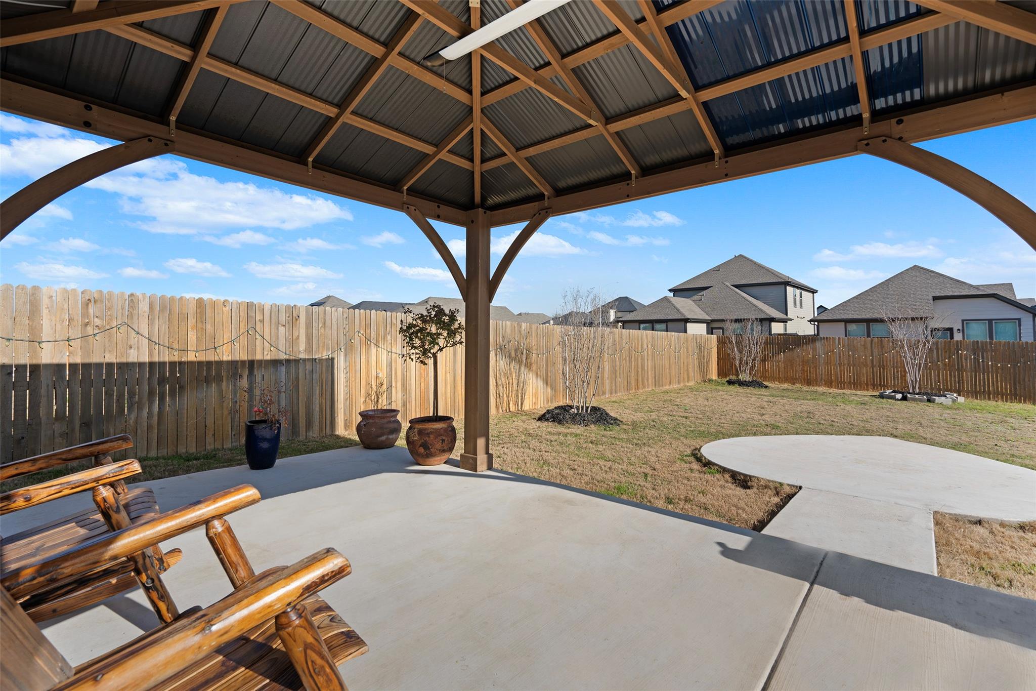 172 Gullivers Dr, Elgin, TX 78621